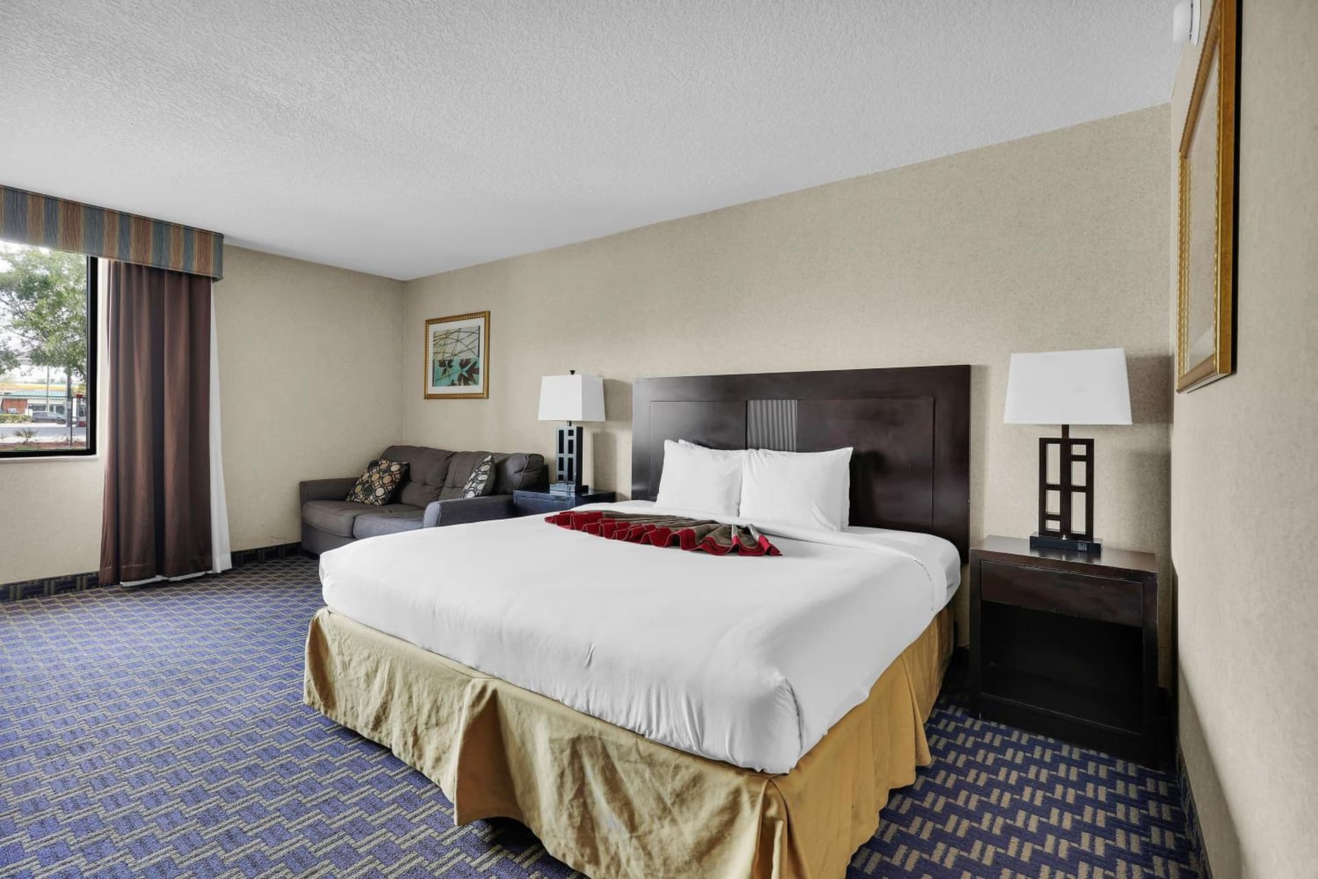 Ramada by Wyndham Jacksonville I-95 by Butler Blvd gallery photo in Jacksonville, FL — image 100