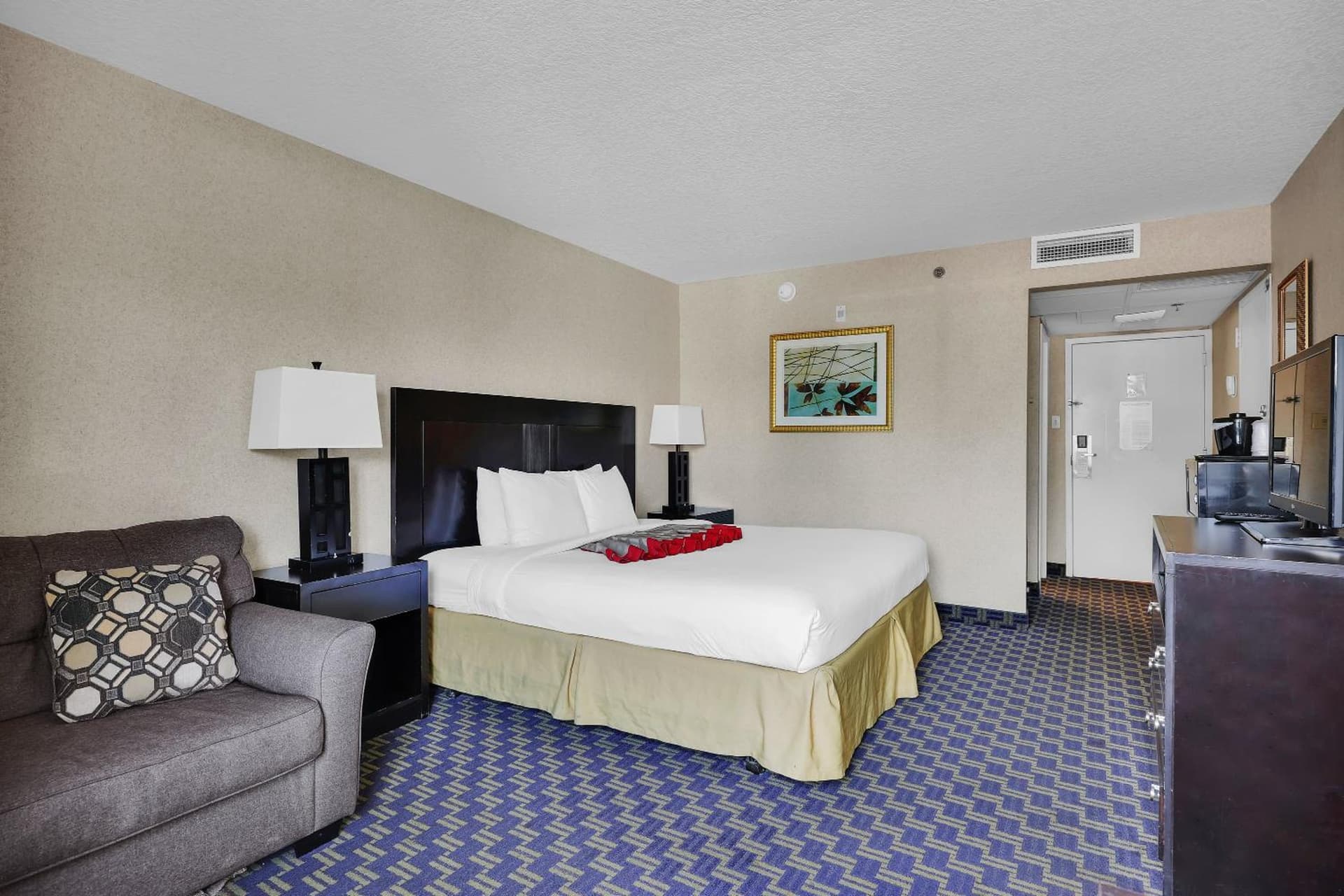 Ramada by Wyndham Jacksonville I-95 by Butler Blvd gallery photo in Jacksonville, FL — image 74