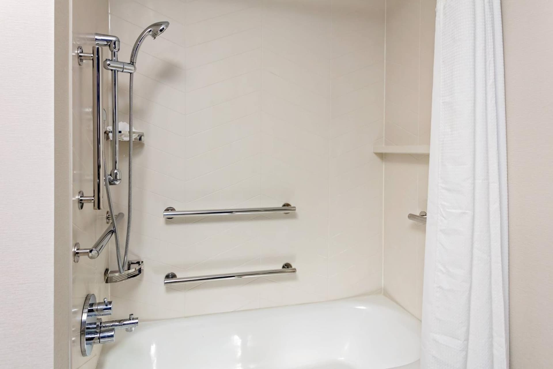 Fairfield by Marriott Port Clinton Waterfront gallery photo in Port Clinton, OH — image 17
