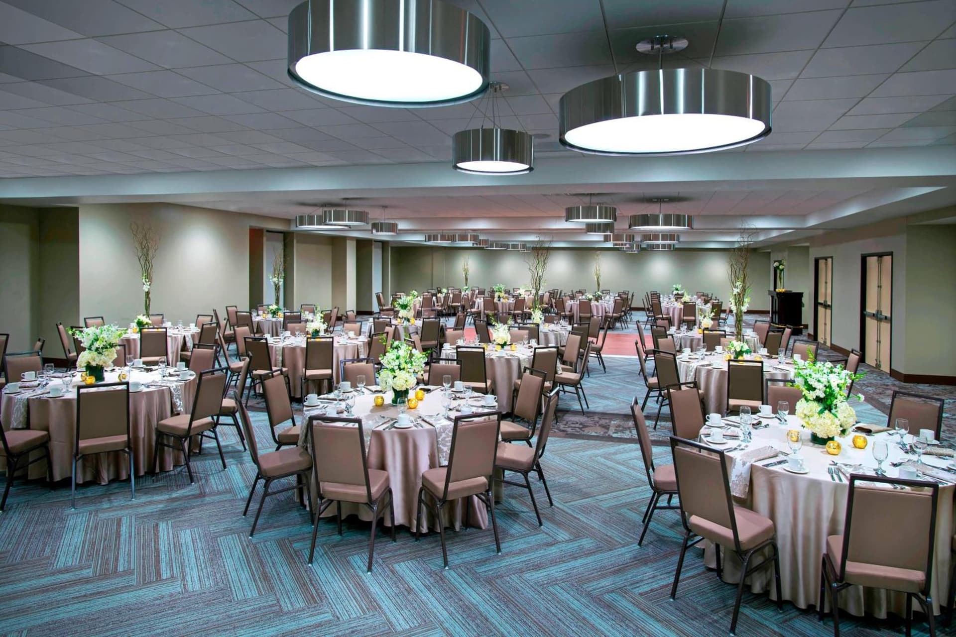 Four Points by Sheraton Charleston gallery photo in Charleston, WV — image 16