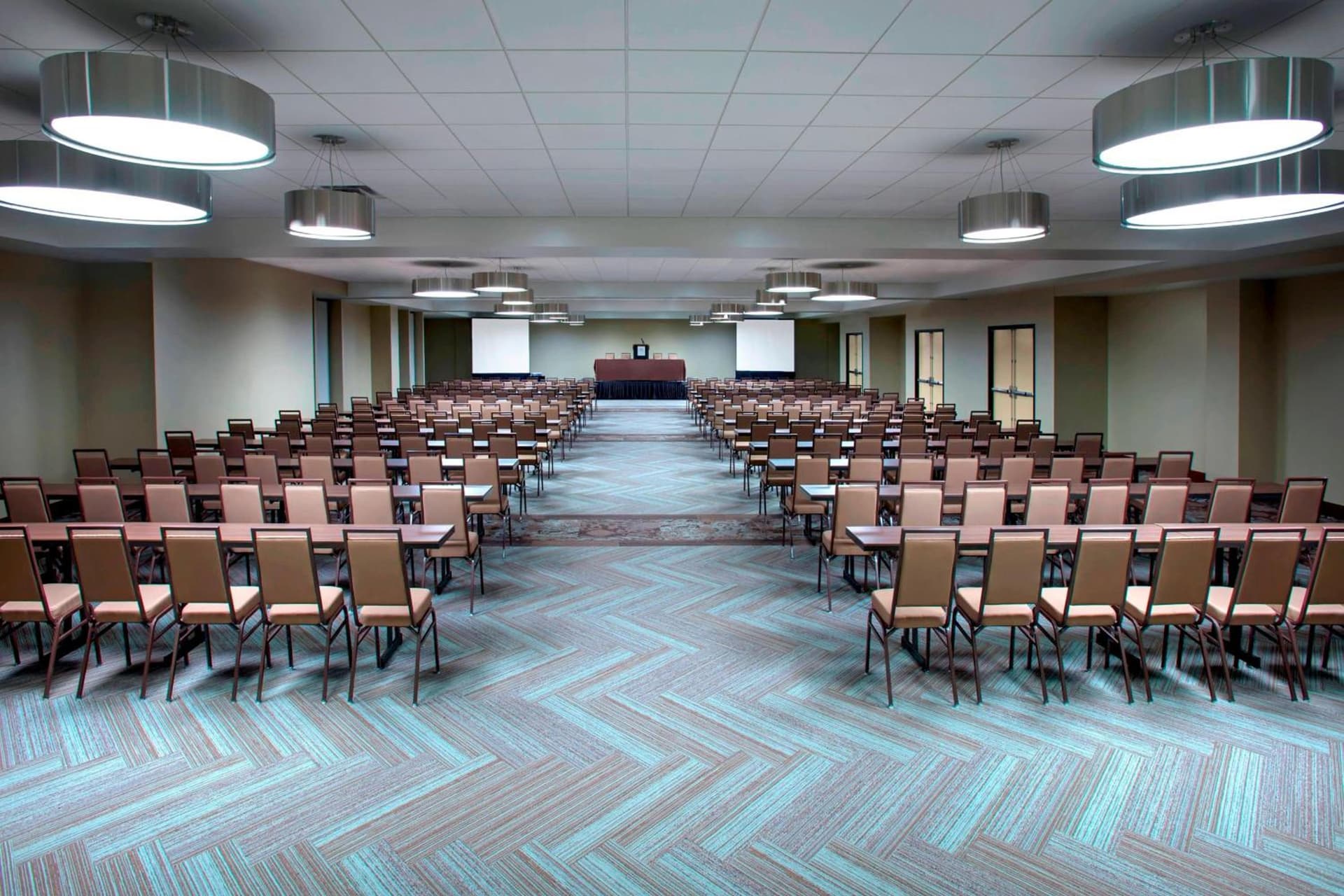 Four Points by Sheraton Charleston gallery photo in Charleston, WV — image 9