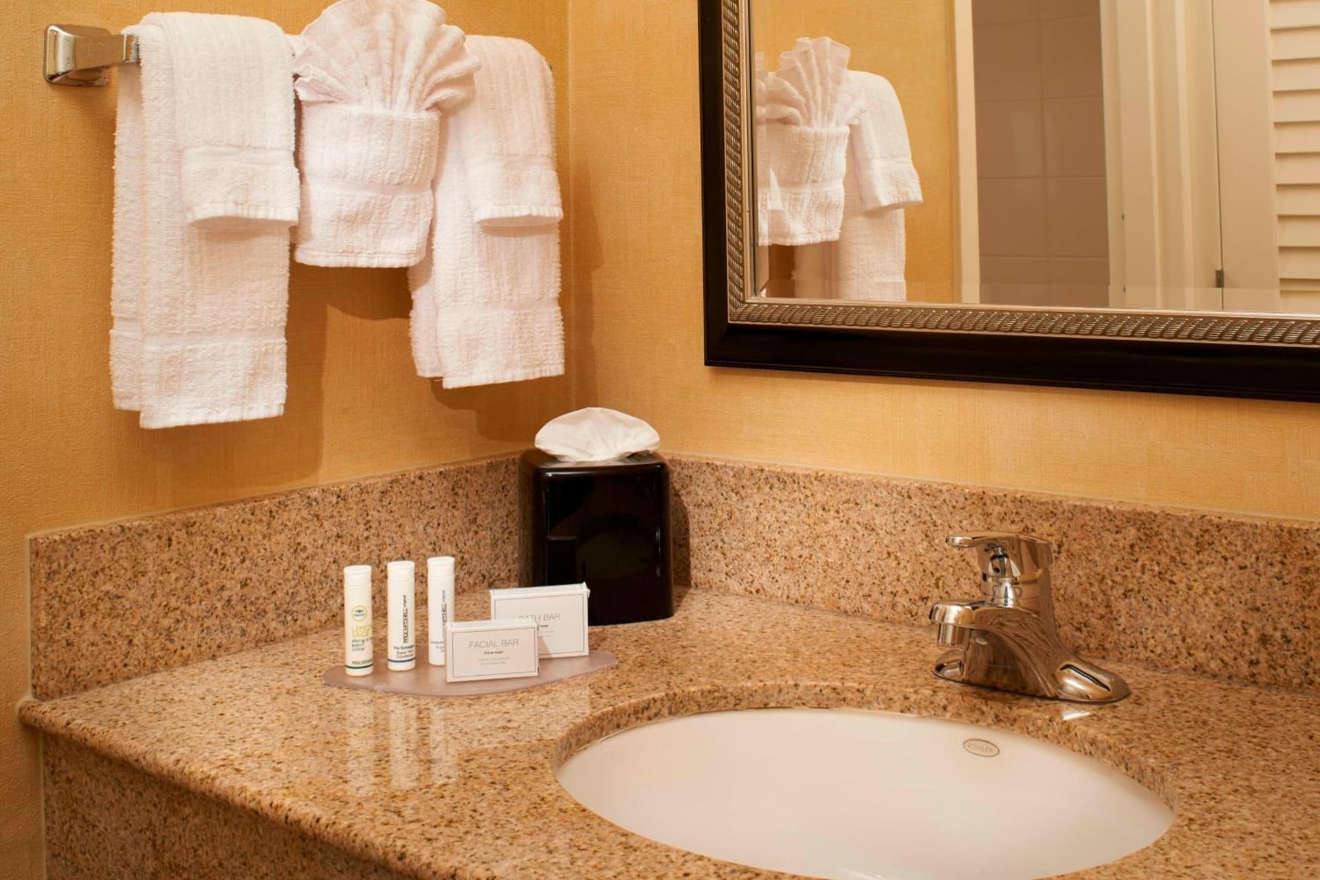 Courtyard by Marriott Chicago Naperville gallery photo in Naperville, IL — image 19