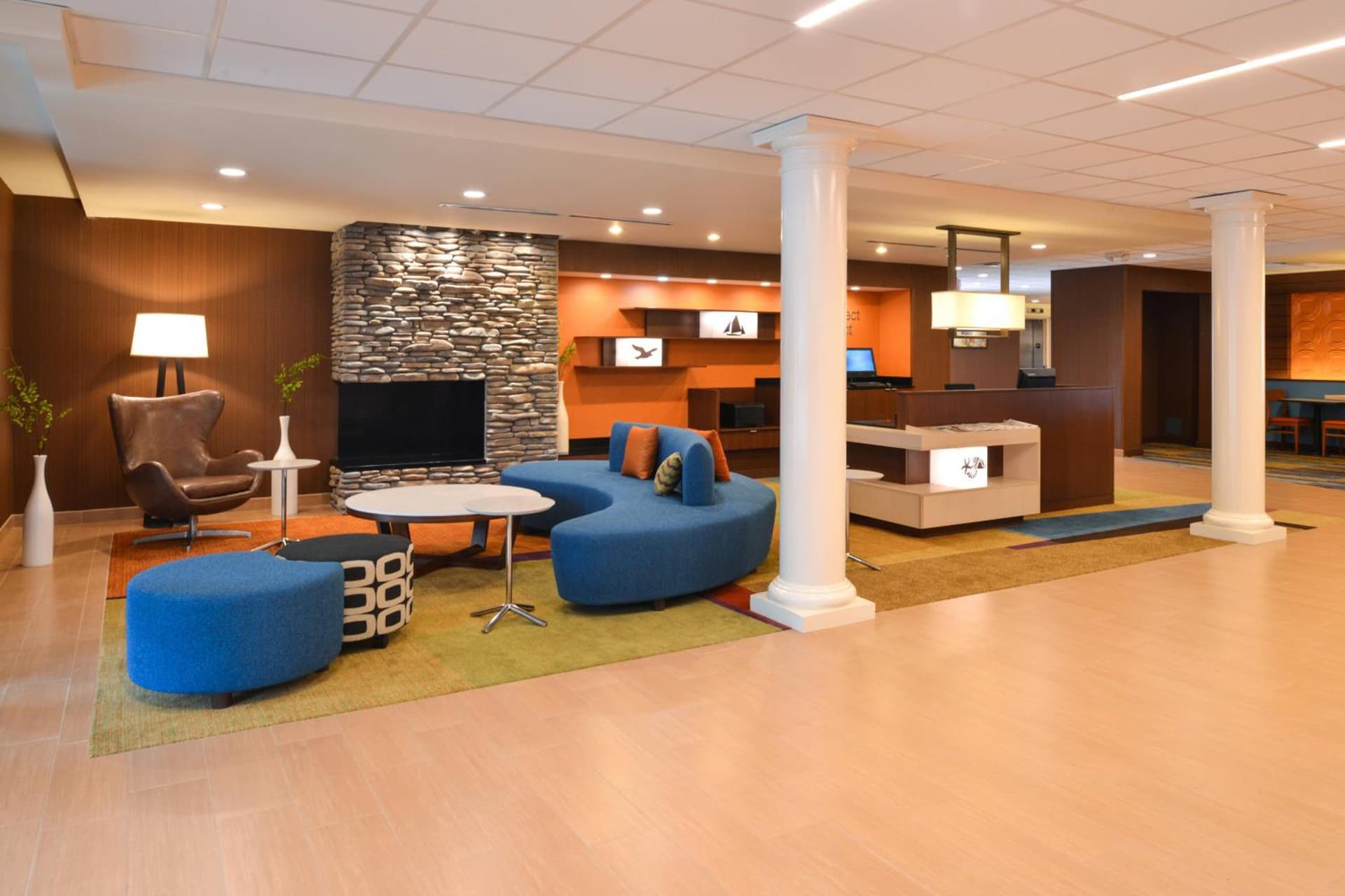 Fairfield Inn & Suites by Marriott Santa Cruz interior in Santa Cruz, CA — gallery photo 2