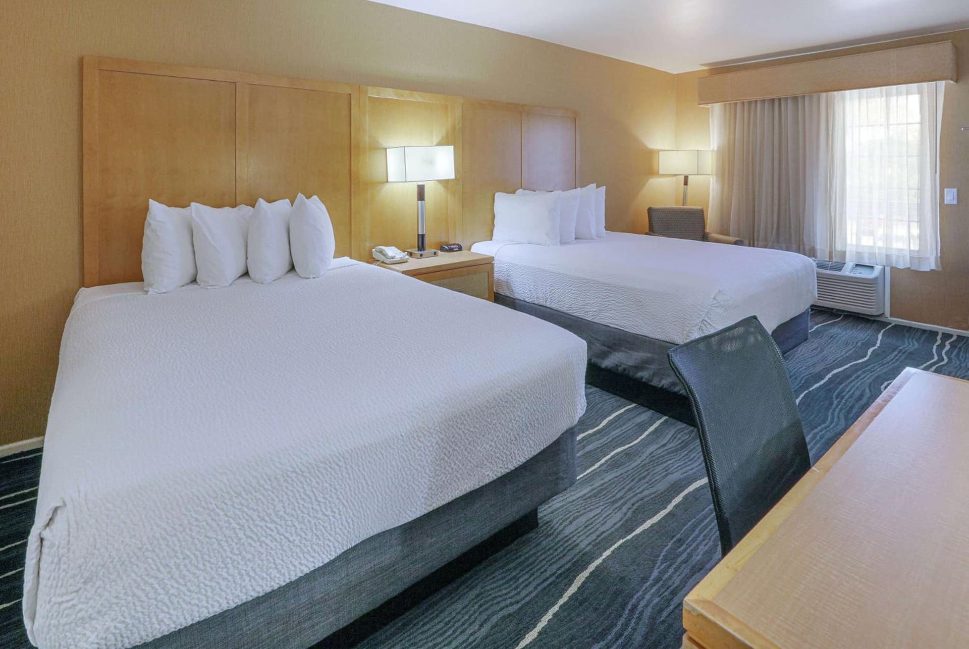 Ramada by Wyndham Costa Mesa/Newport Beach gallery photo in Costa Mesa, CA — image 44