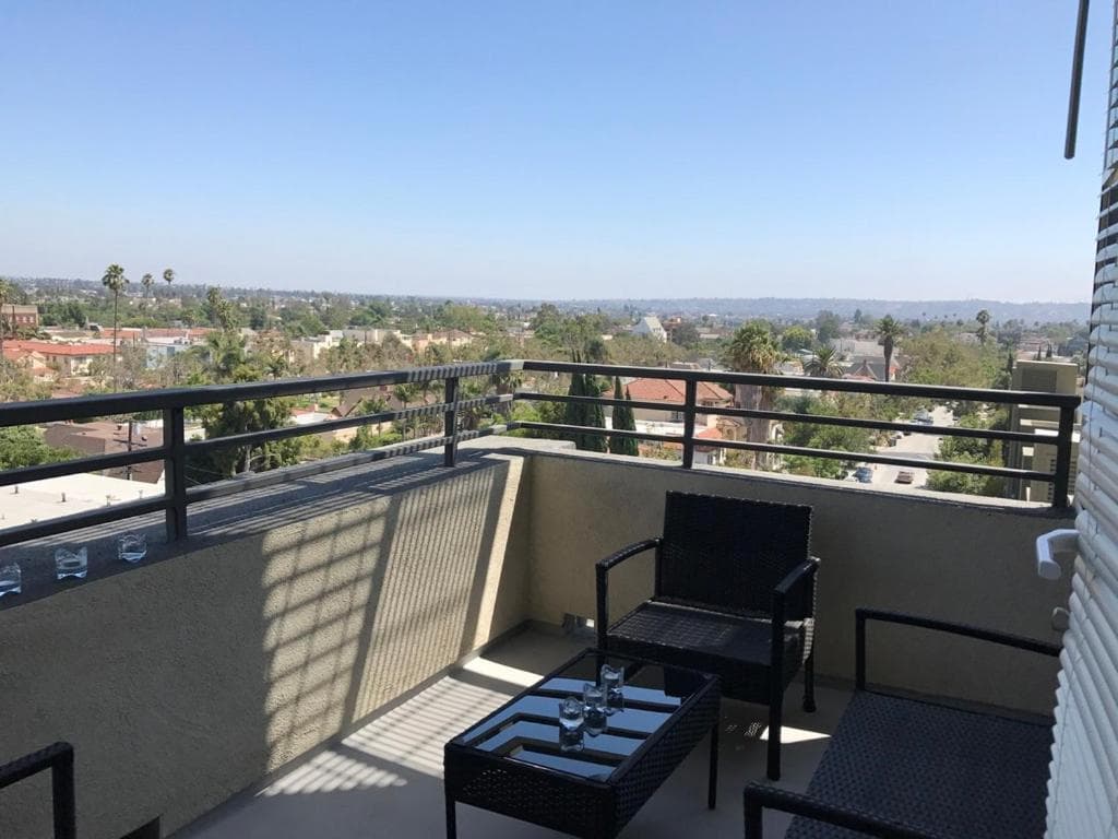 Miracle Mile Apartments featured exterior or lobby in Los Angeles, CA — similar hotel