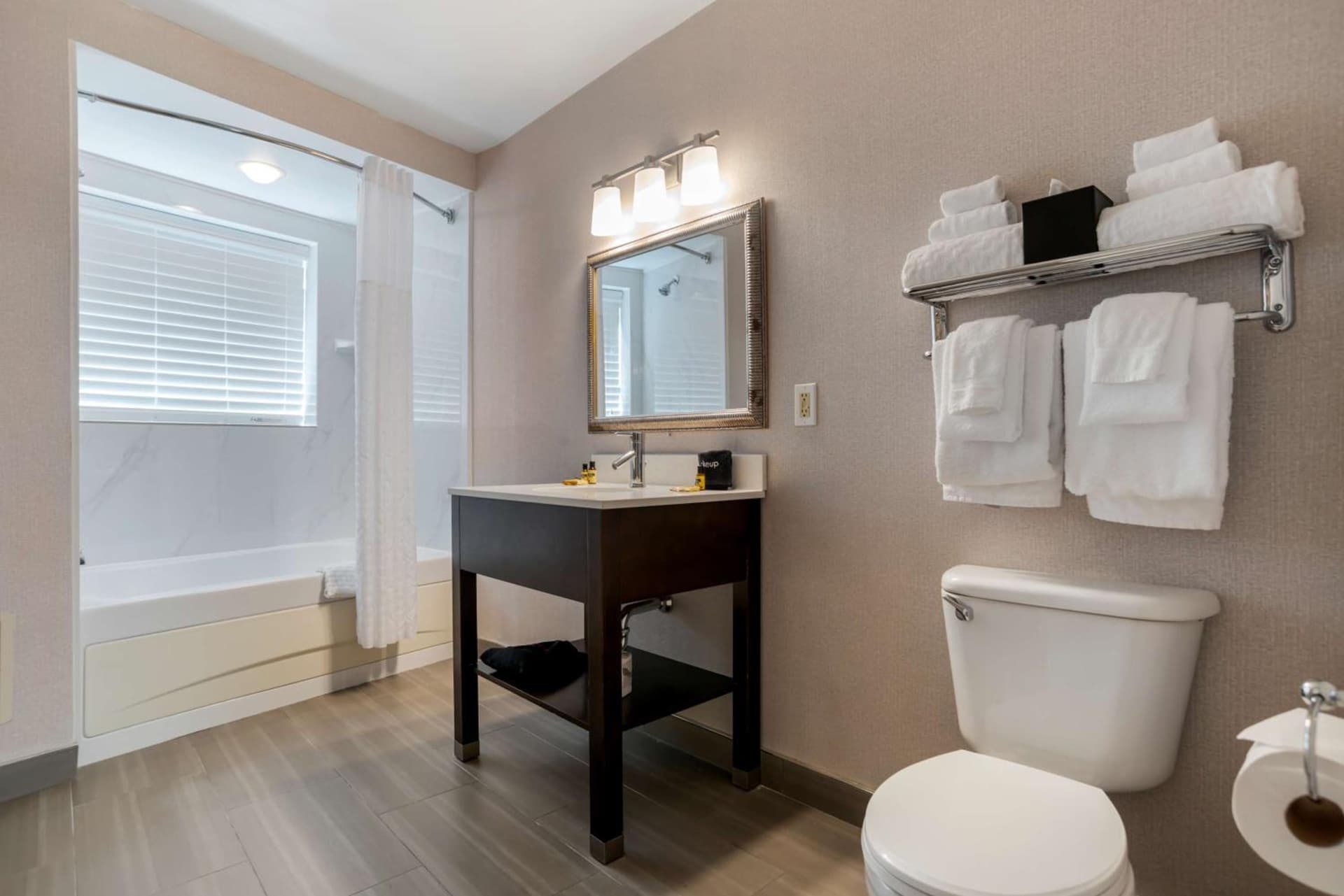 Best Western Plus St. Christopher Hotel gallery photo in New Orleans, LA — image 19
