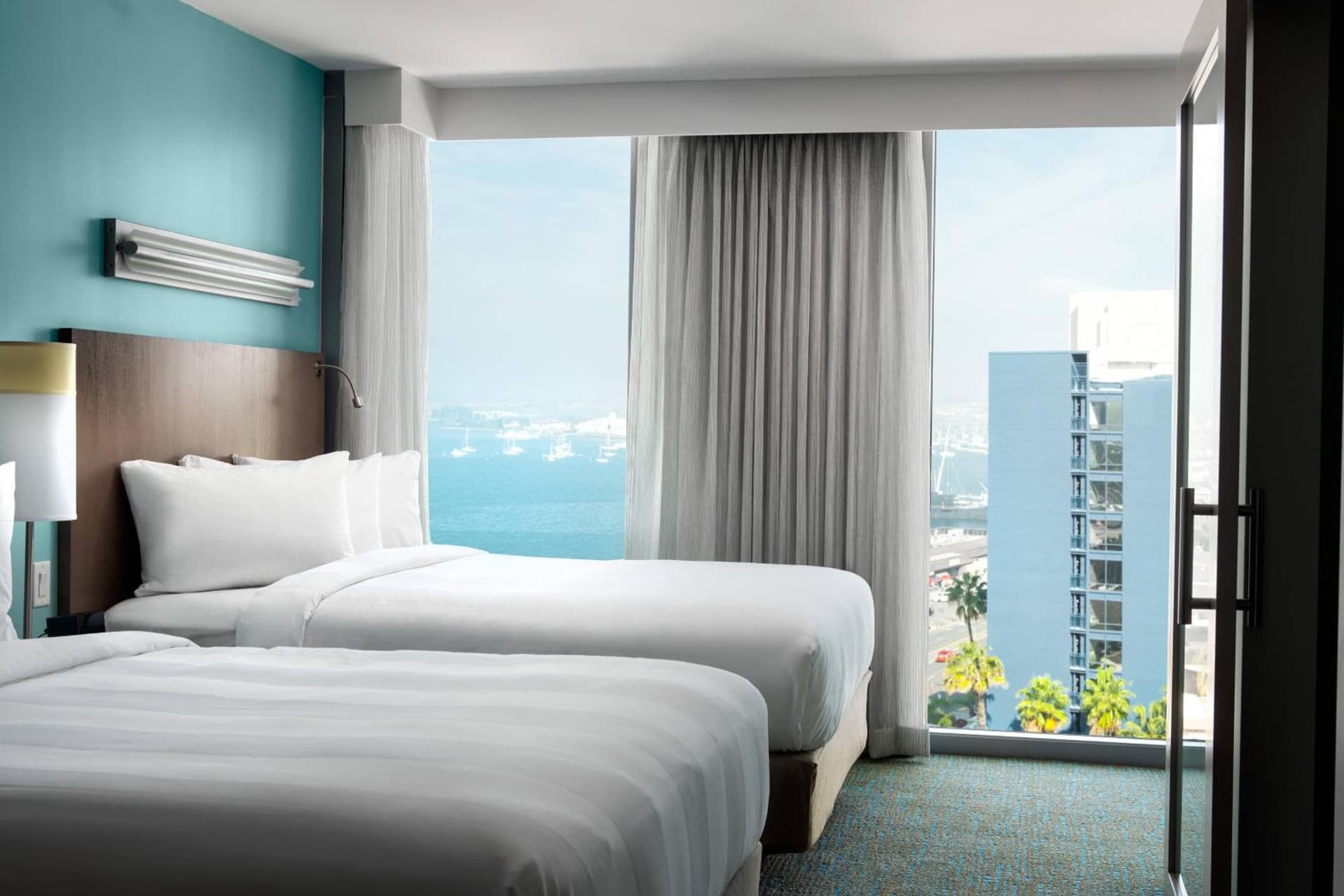 SpringHill Suites by Marriott San Diego Downtown/Bayfront gallery photo in San Diego, CA — image 10