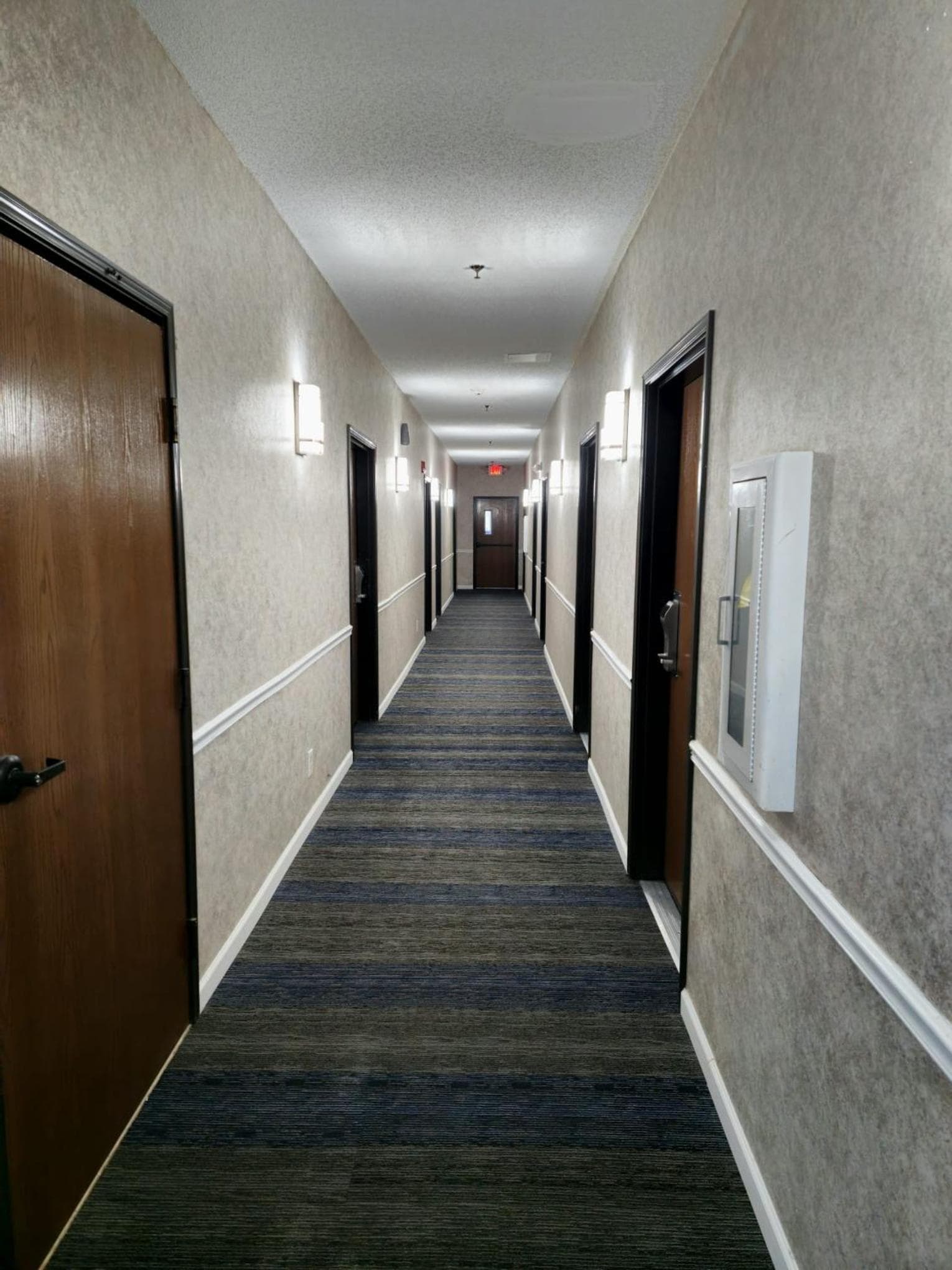 Budget Inn, Hwy 41 interior in Barnesville, GA — gallery photo 2