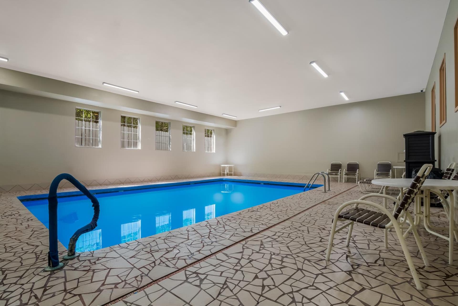 SureStay Plus Hotel by Best Western Topeka gallery photo in Topeka, KS — image 33