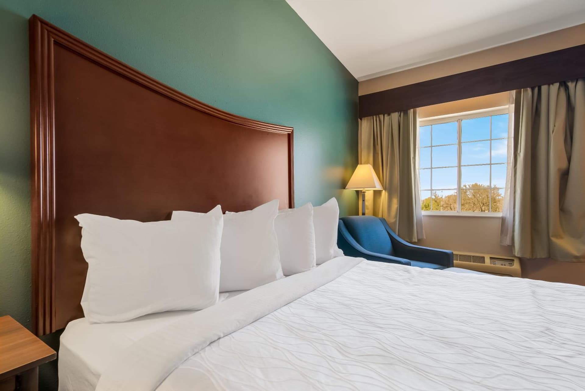 SureStay Plus Hotel by Best Western Topeka gallery photo in Topeka, KS — image 16