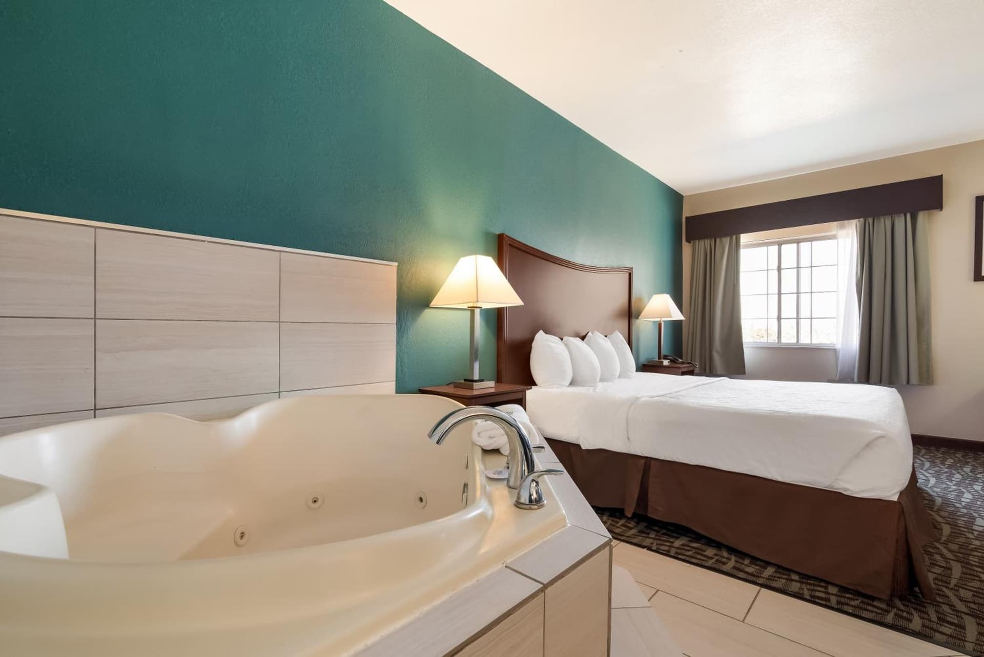 SureStay Plus Hotel by Best Western Topeka gallery photo in Topeka, KS — image 29