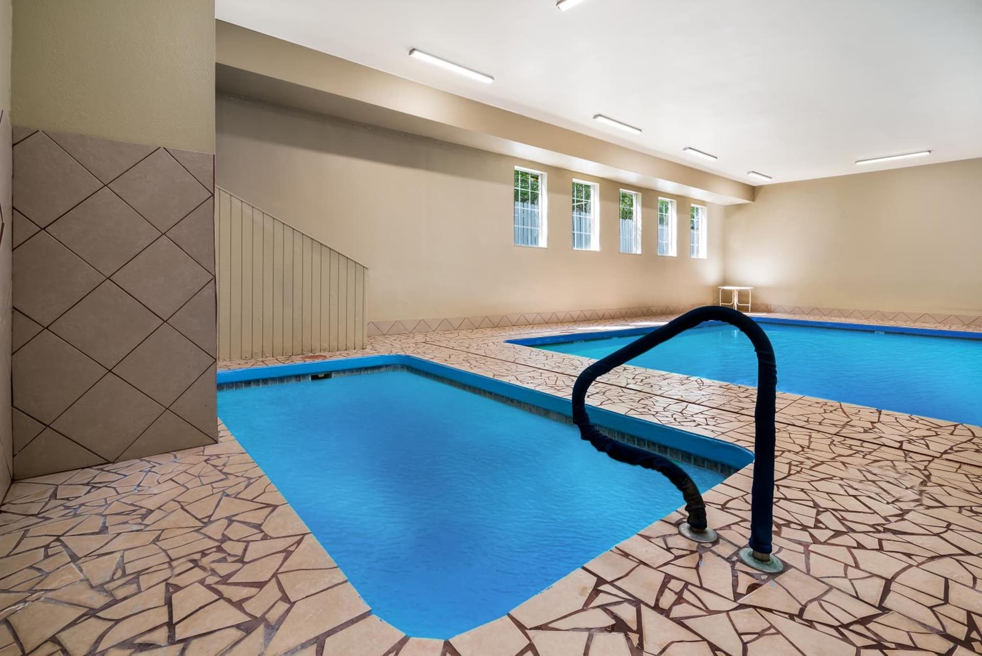 SureStay Plus Hotel by Best Western Topeka gallery photo in Topeka, KS — image 24