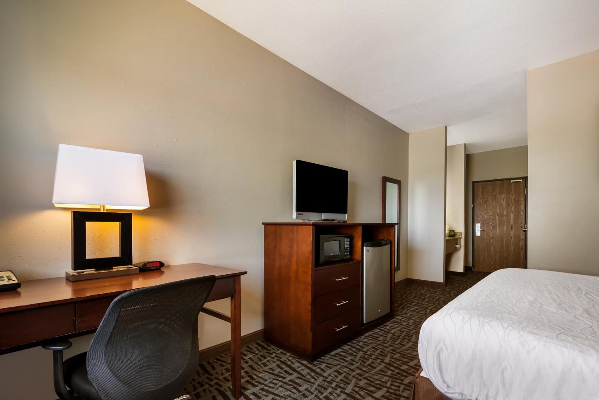 SureStay Plus Hotel by Best Western Topeka gallery photo in Topeka, KS — image 7
