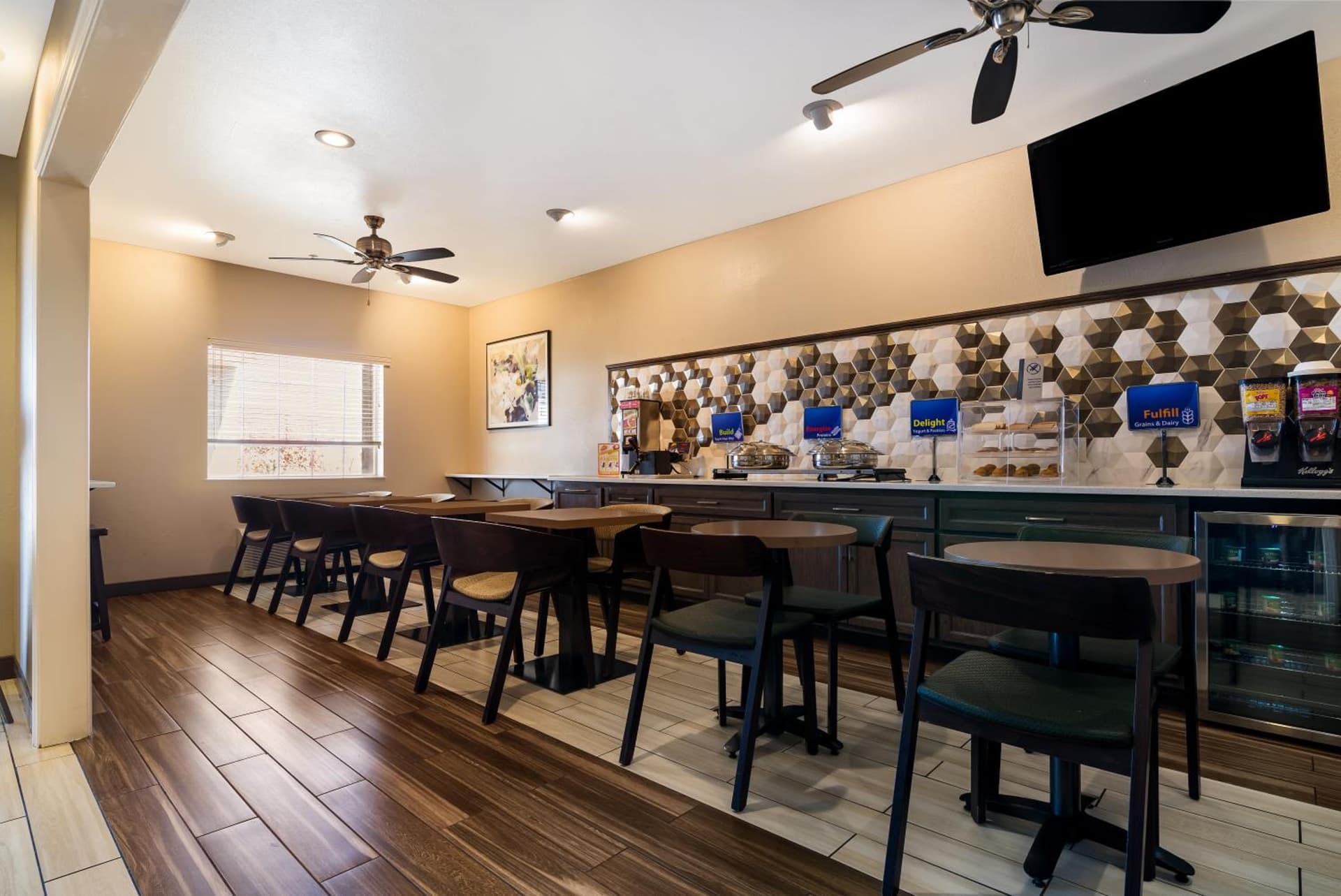 SureStay Plus Hotel by Best Western Topeka gallery photo in Topeka, KS — image 4