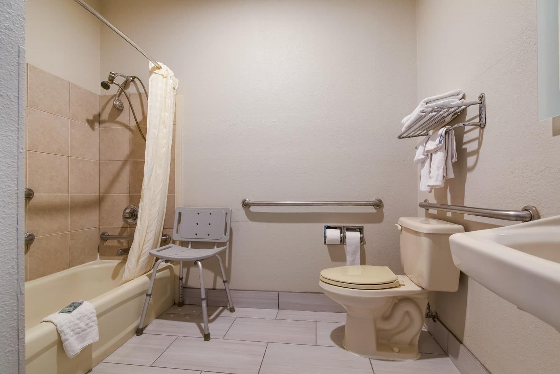 SureStay Plus Hotel by Best Western Topeka gallery photo in Topeka, KS — image 35