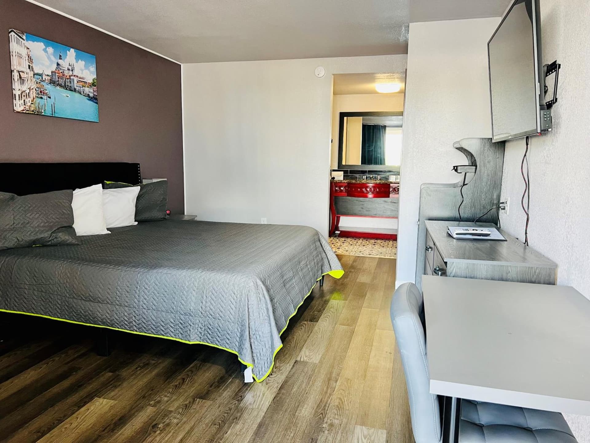 R Nite Star Hotel At Arlington Entertainment District gallery photo in Arlington, TX — image 59