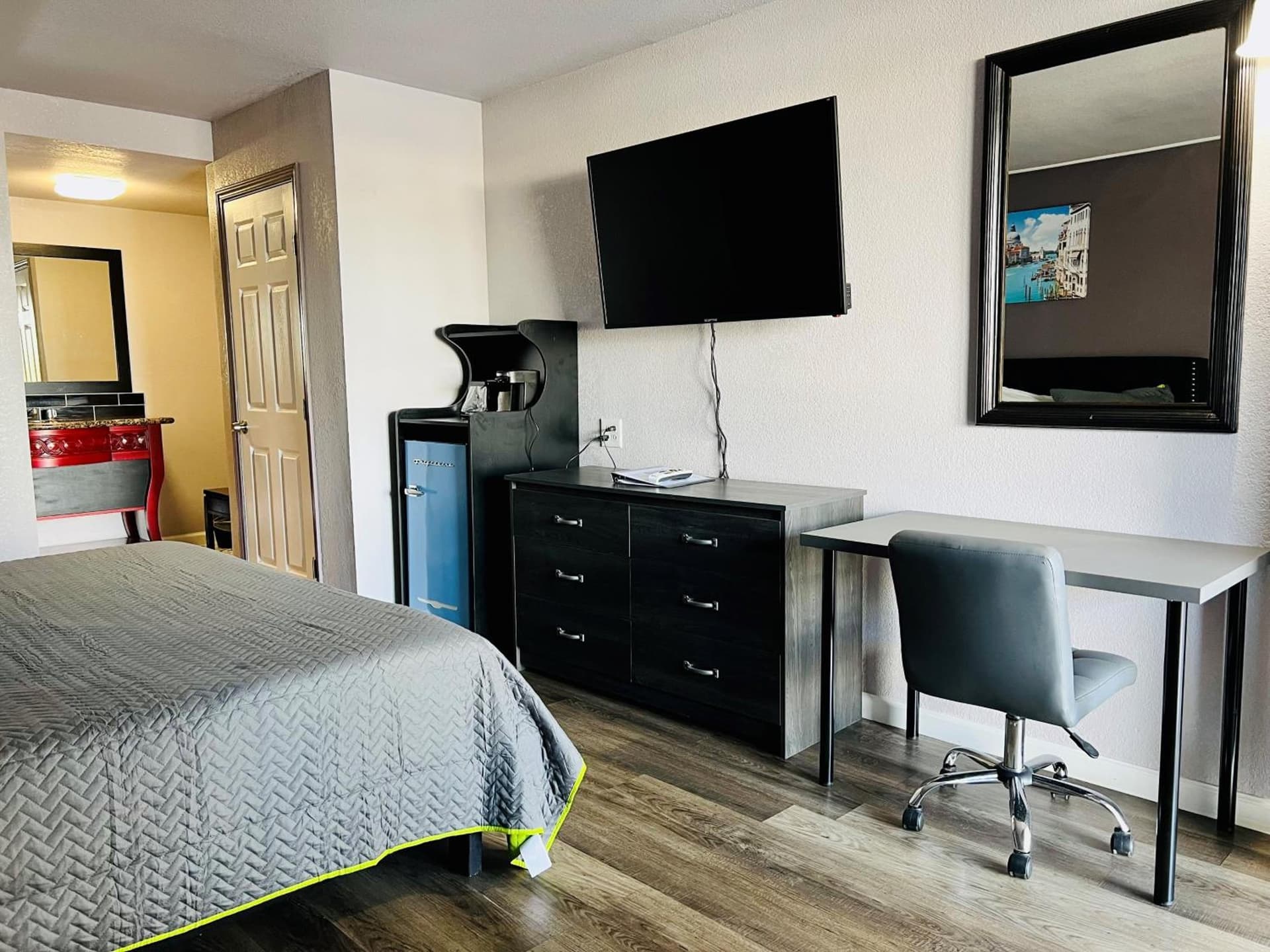 R Nite Star Hotel At Arlington Entertainment District gallery photo in Arlington, TX — image 14