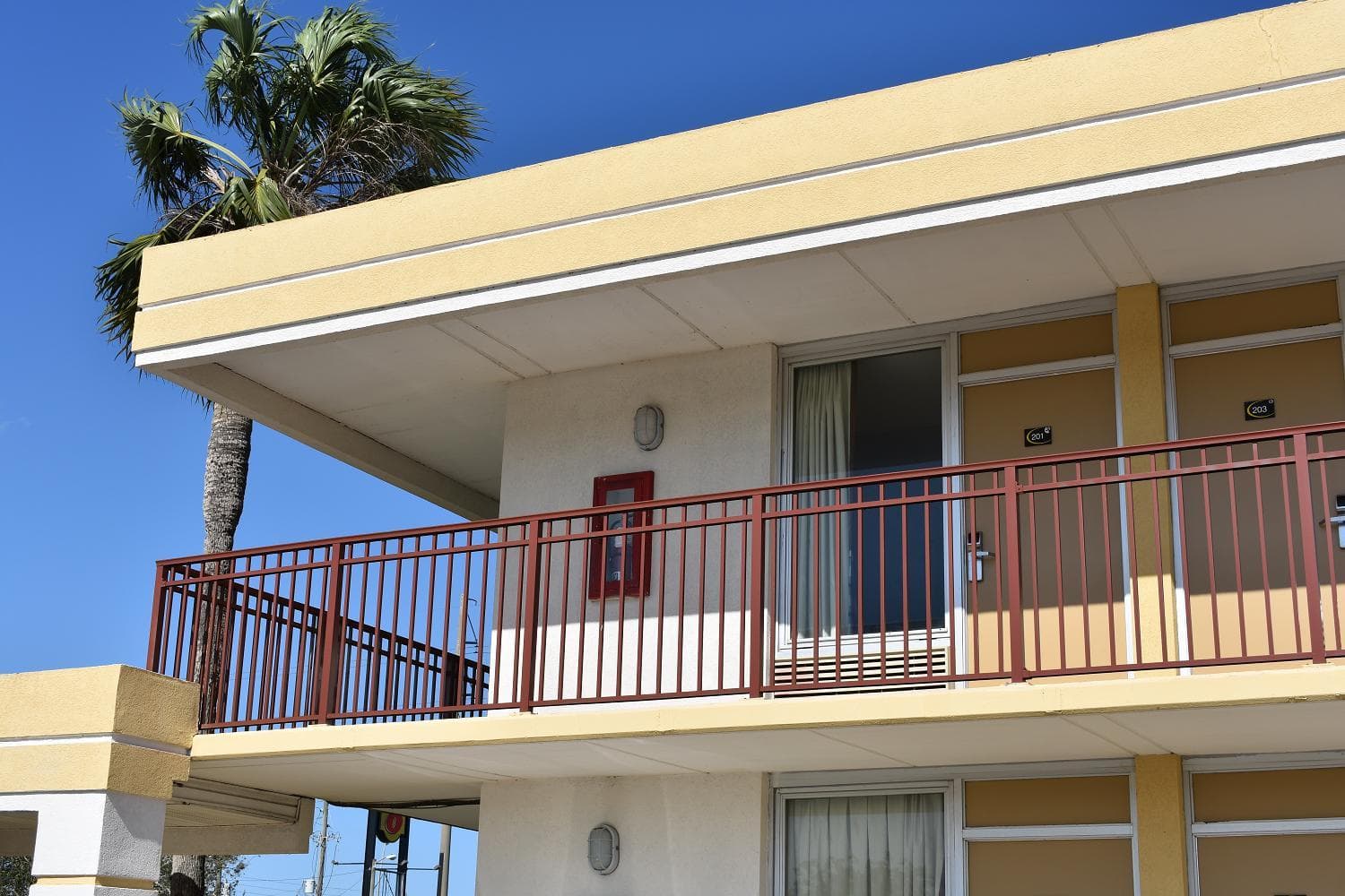Super 8 by Wyndham Ocala I-75 gallery photo in Ocala, FL — image 35