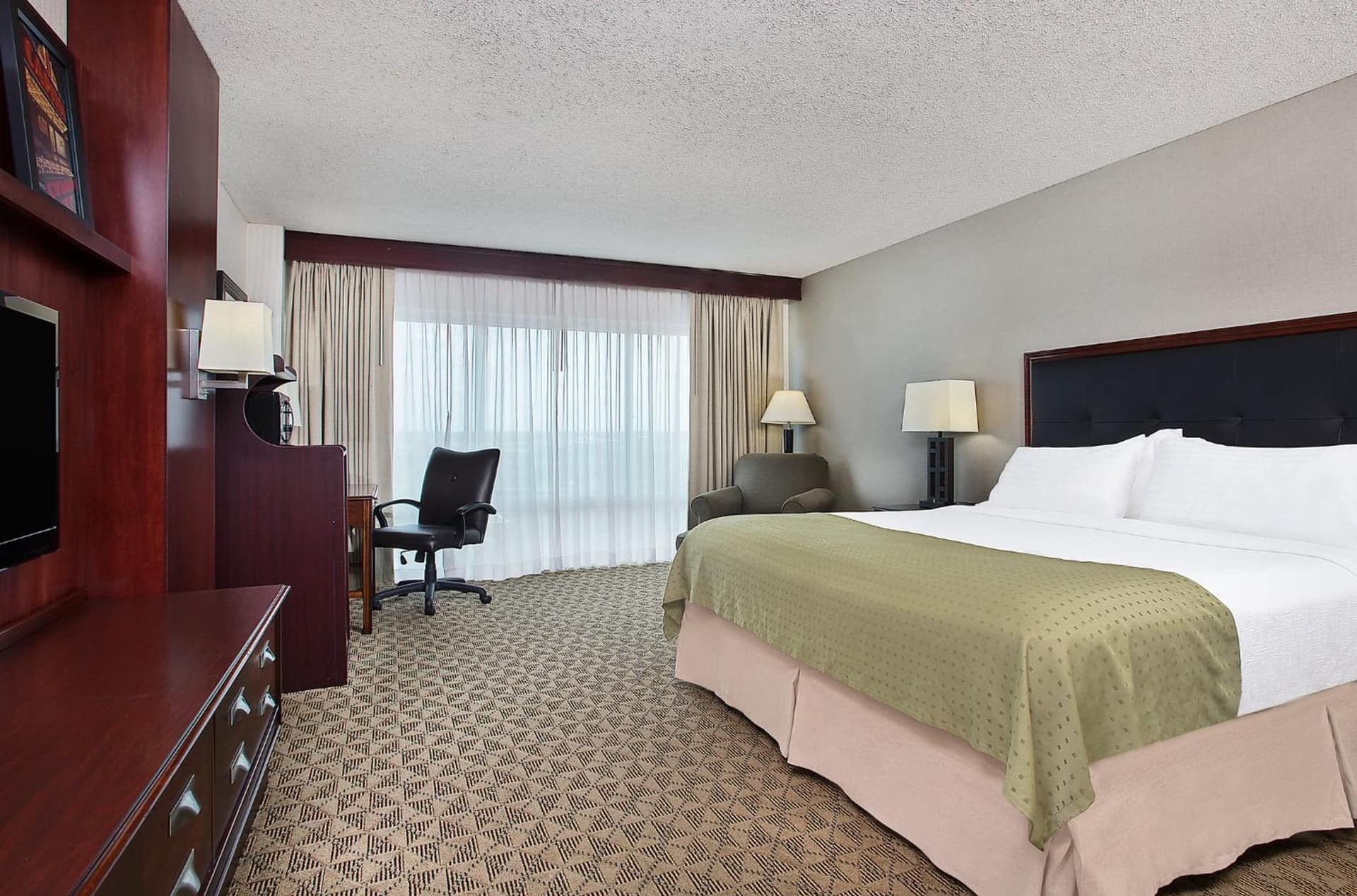Holiday Inn University Plaza-Bowling Green by IHG gallery photo in Bowling Green, KY — image 49