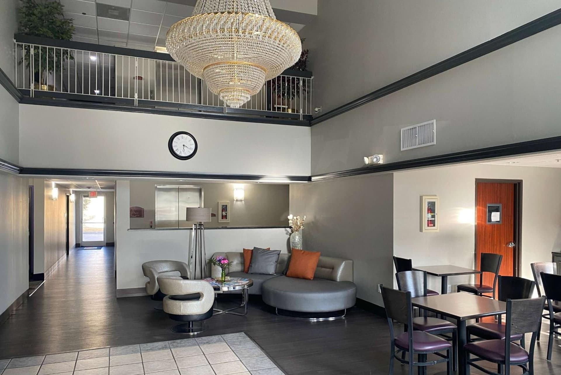 Super 8 by Wyndham Weatherford property views in Weatherford, TX — gallery photo 3