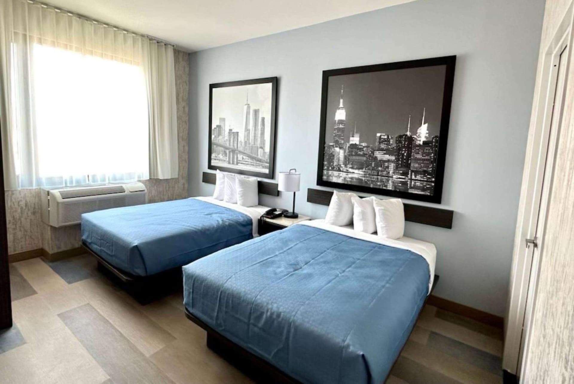 Super 8 by Wyndham Brooklyn Pennsylvania Ave interior in Brooklyn, NY — gallery photo 2