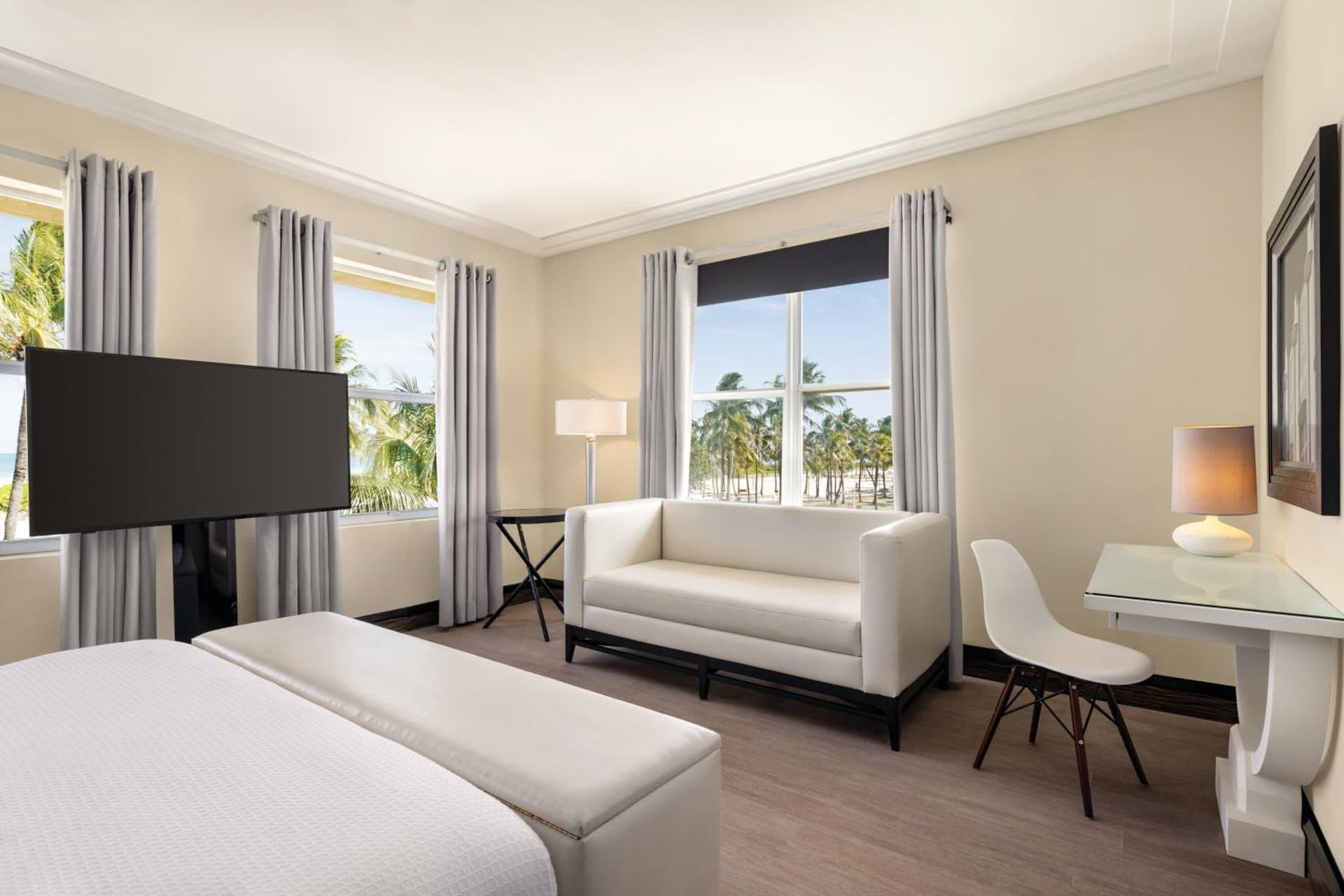 Waldorf Towers South Beach gallery photo in Miami Beach, FL — image 7