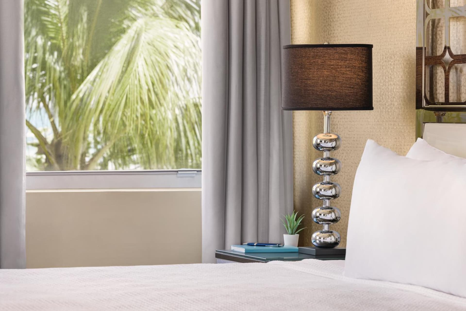 Waldorf Towers South Beach gallery photo in Miami Beach, FL — image 12