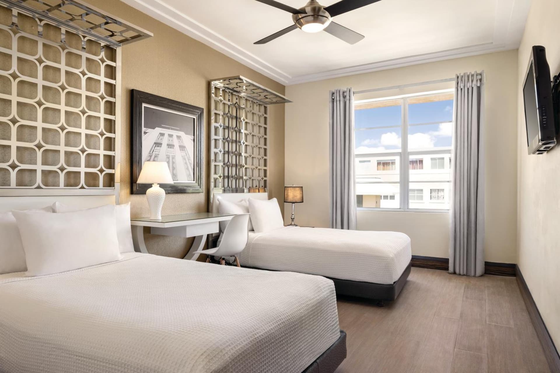 Waldorf Towers South Beach gallery photo in Miami Beach, FL — image 32