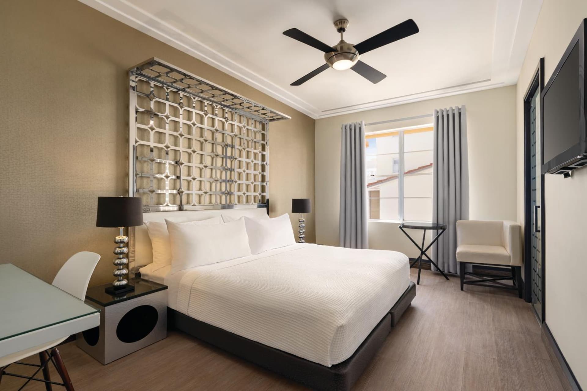Waldorf Towers South Beach gallery photo in Miami Beach, FL — image 17