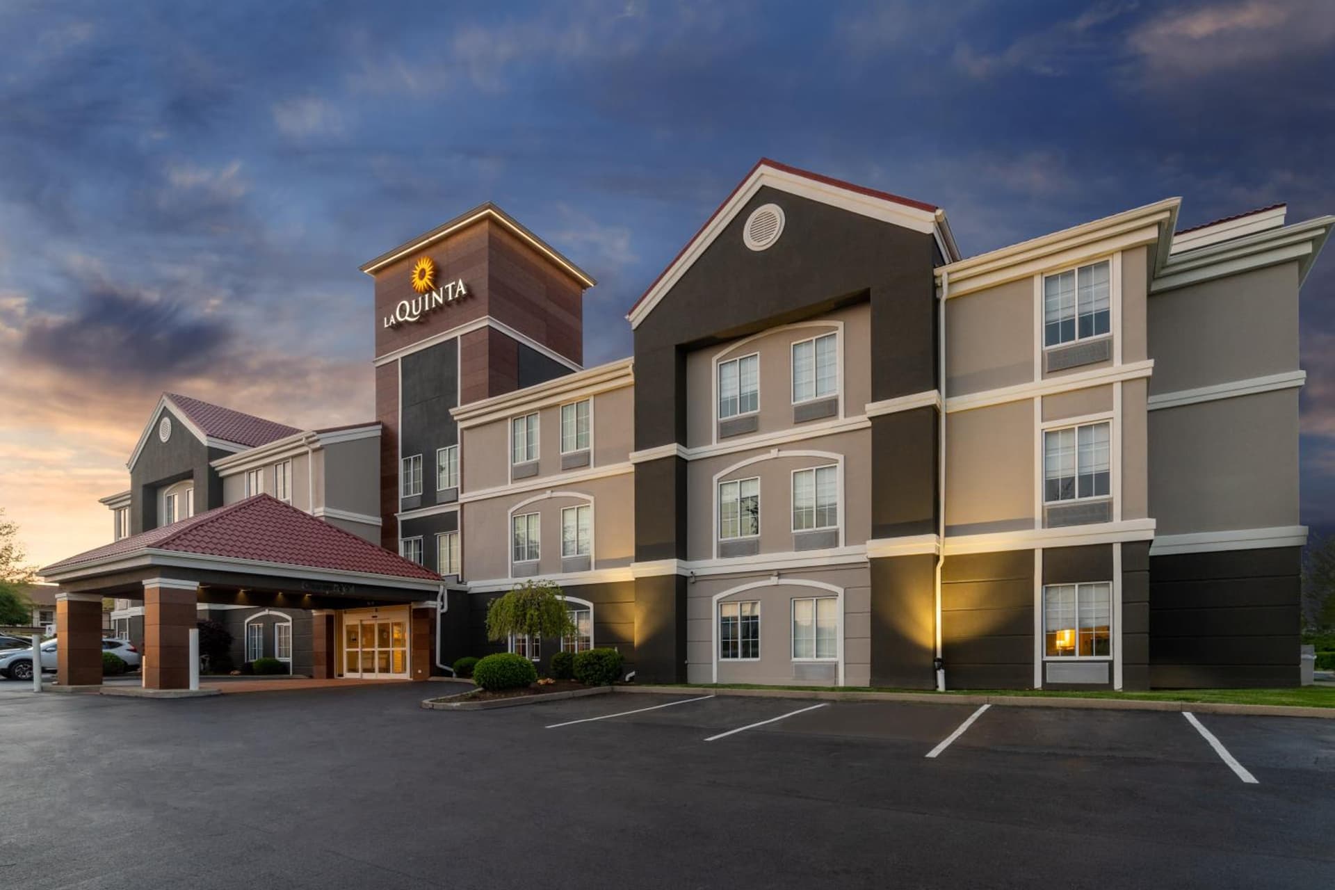 La Quinta by Wyndham Lexington South / Hamburg featured exterior or lobby in Lexington, KY — similar hotel