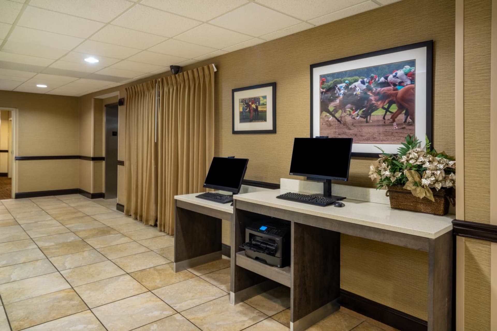 La Quinta by Wyndham Lexington South / Hamburg gallery photo in Lexington, KY — image 23