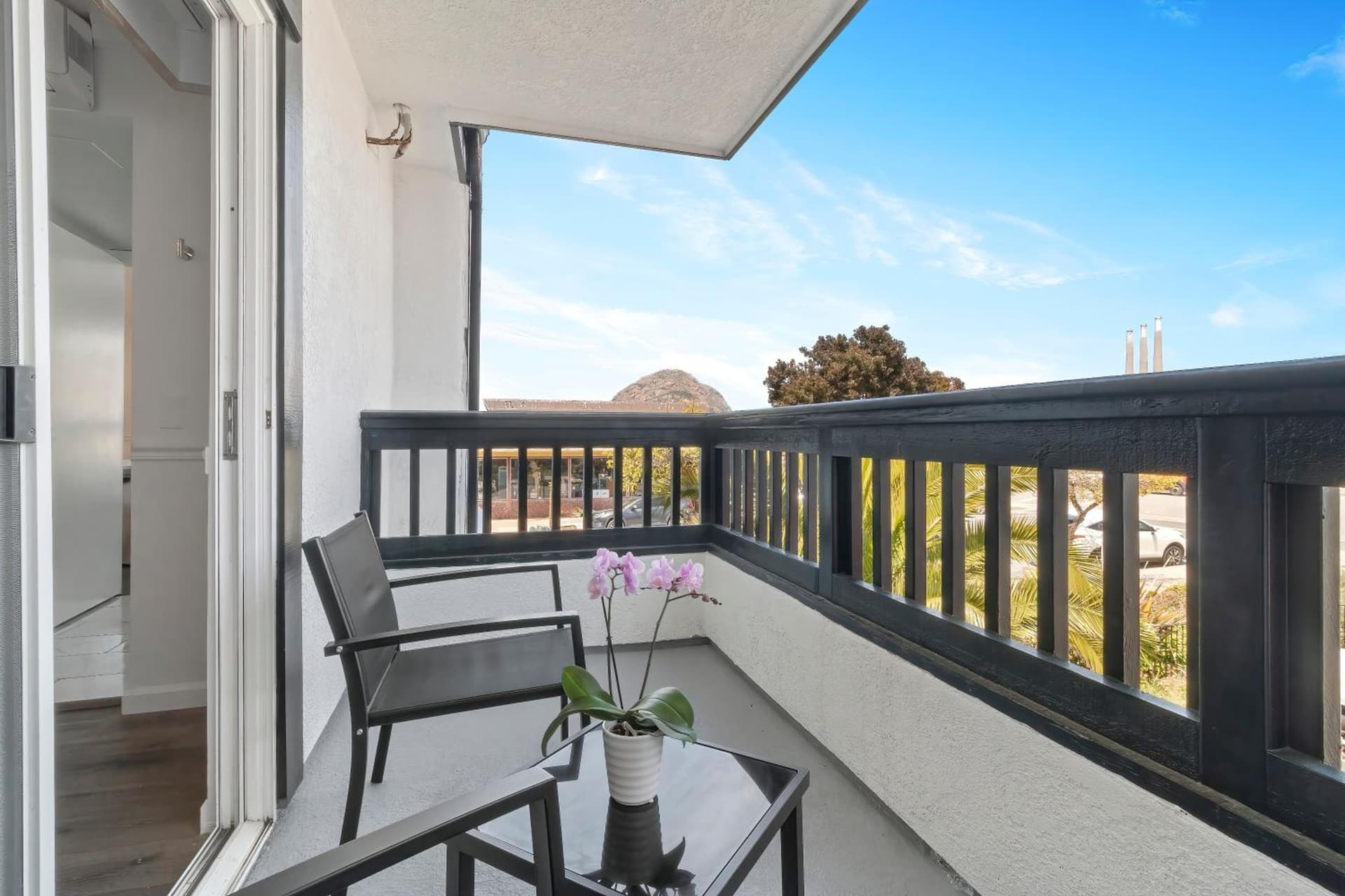 Ascot Suites Morro Bay interior in Morro Bay, CA — gallery photo 2