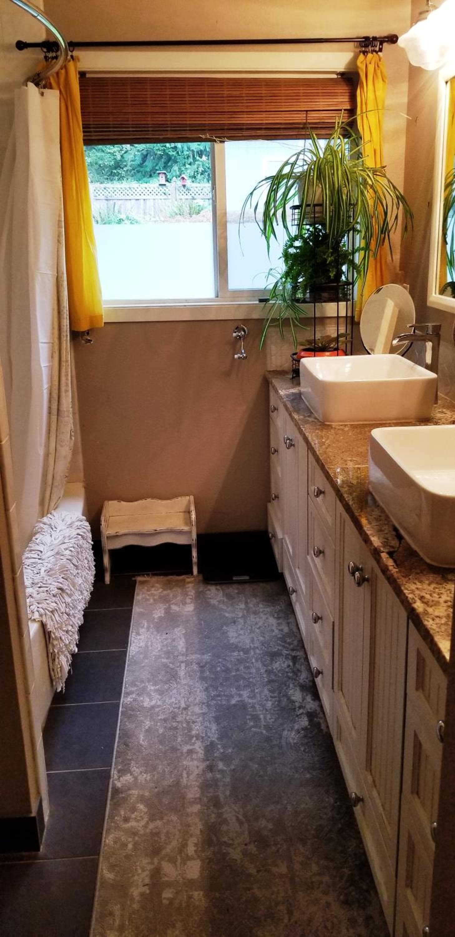 Creekside Bed and Breakfast Guest Room property views in Deerhorn — gallery photo 3