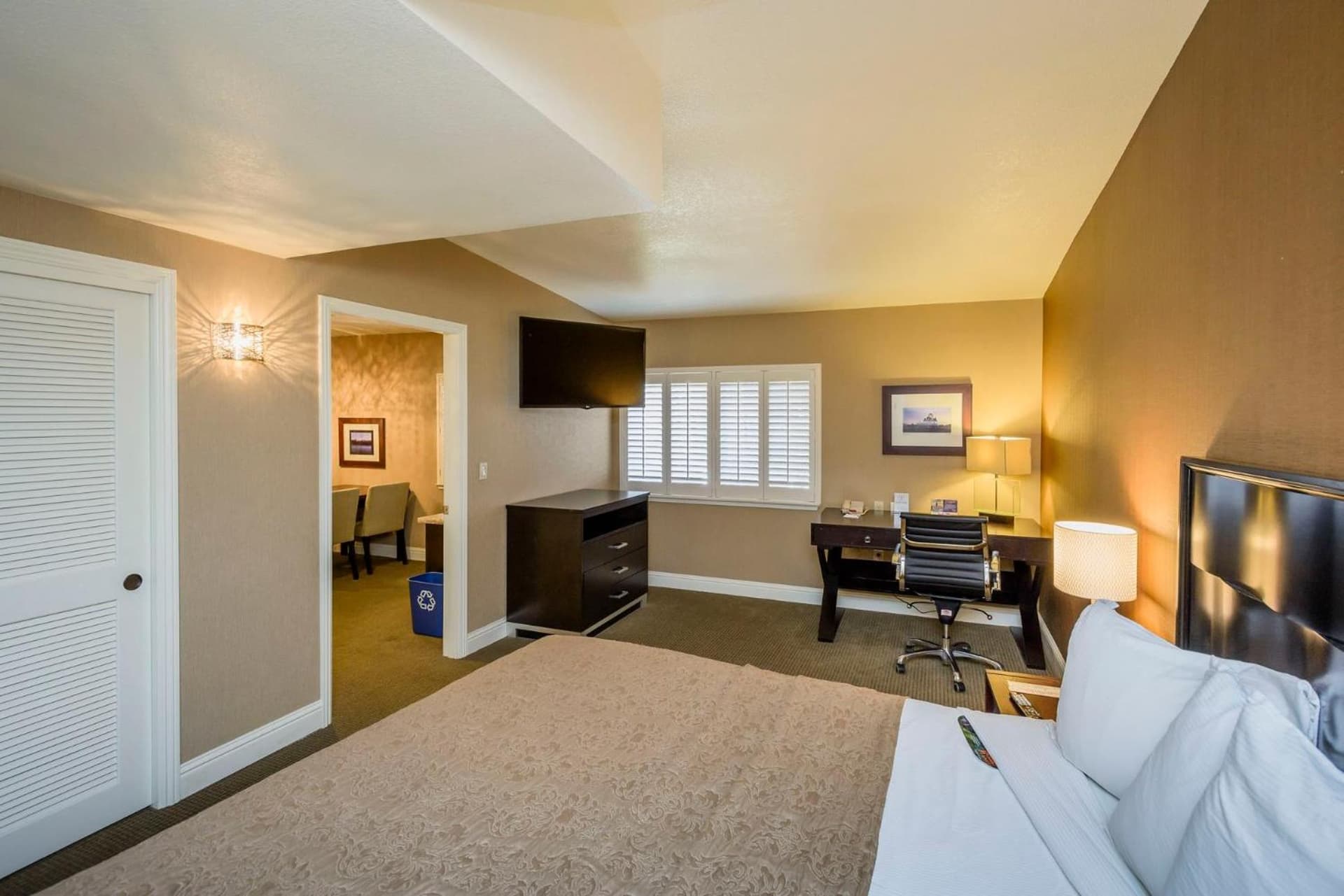 Lions Gate Hotel gallery photo in Sacramento, CA — image 34