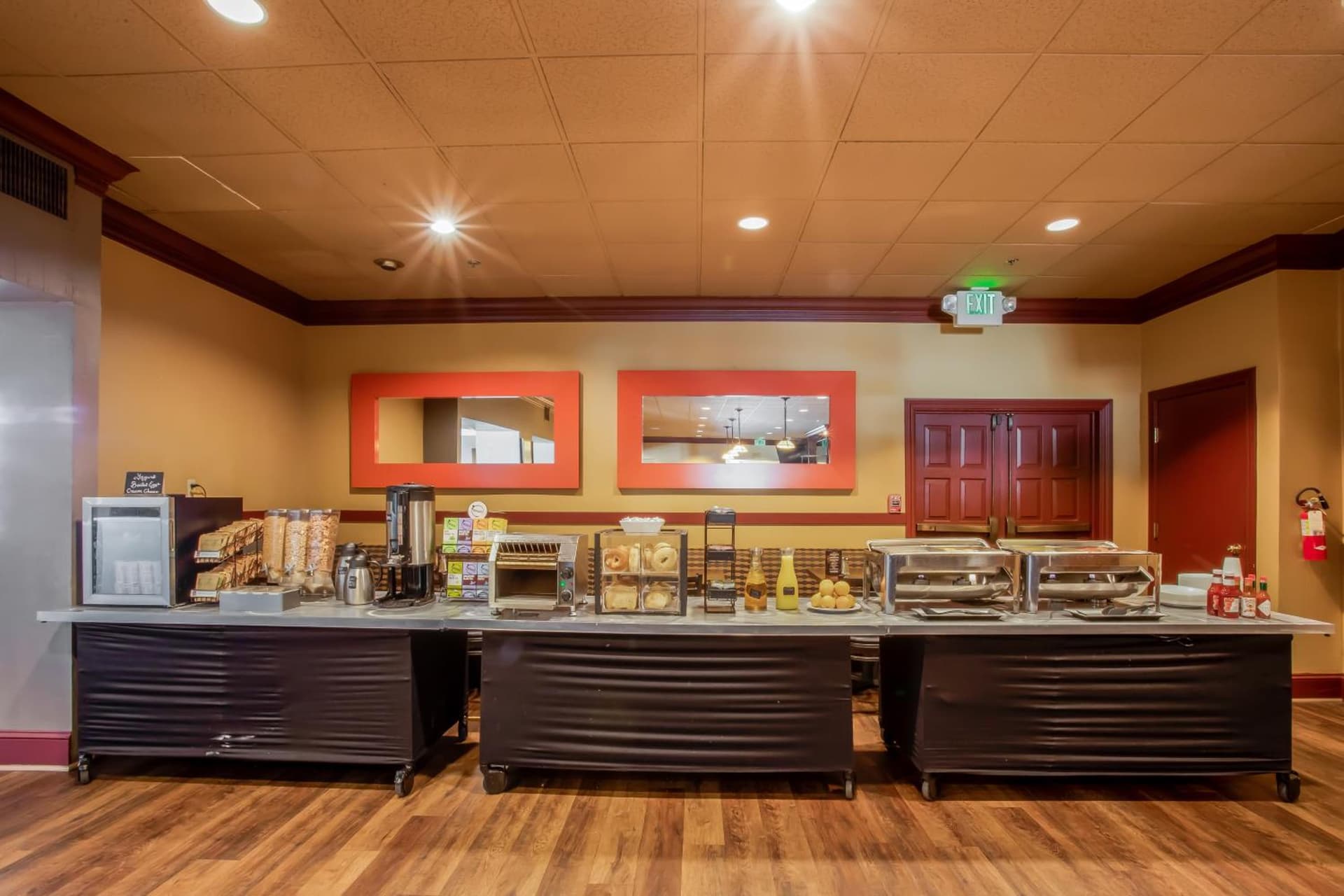 Lions Gate Hotel gallery photo in Sacramento, CA — image 29