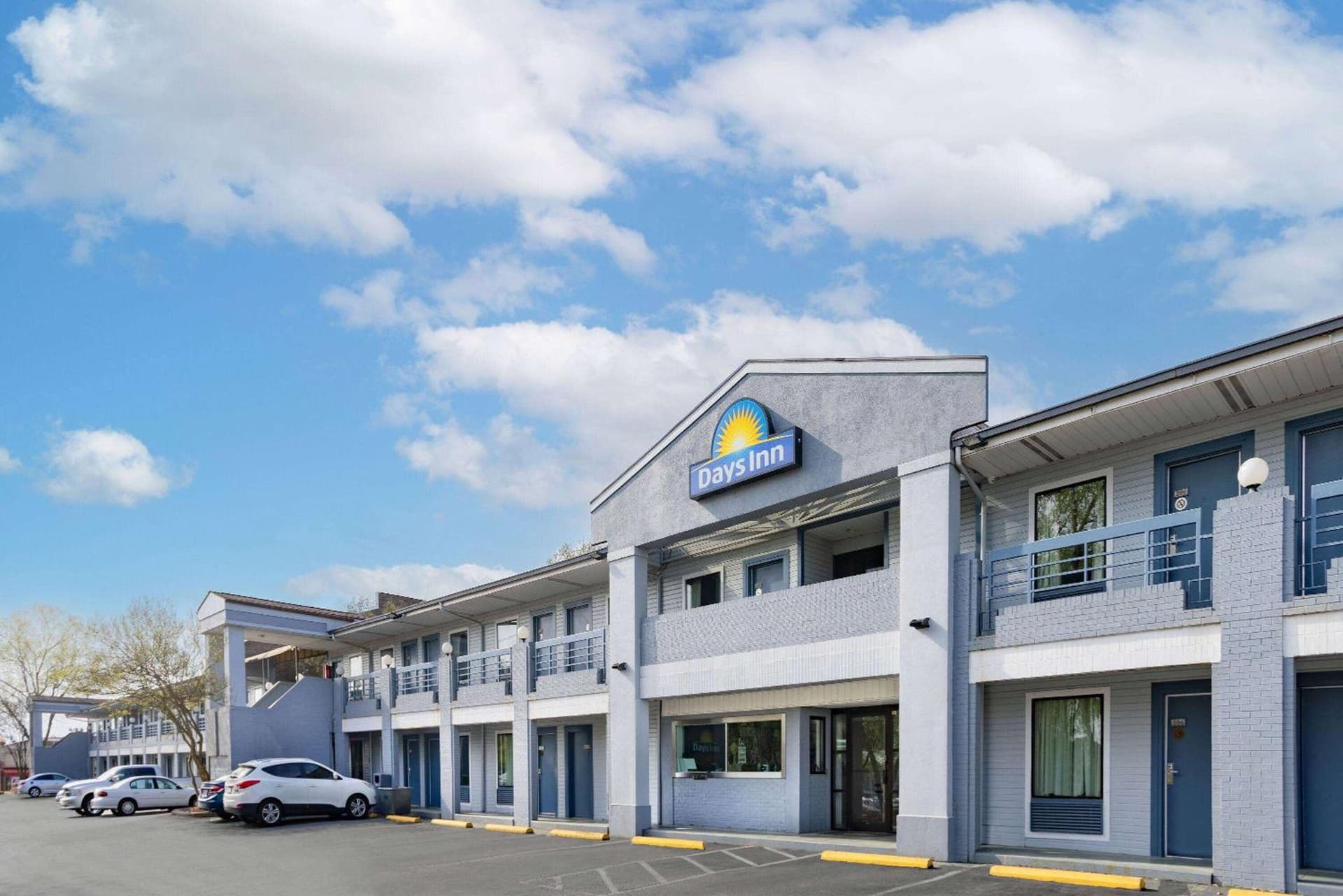 Days Inn by Wyndham Raleigh Glenwood-Crabtree gallery photo in Raleigh, NC — image 18