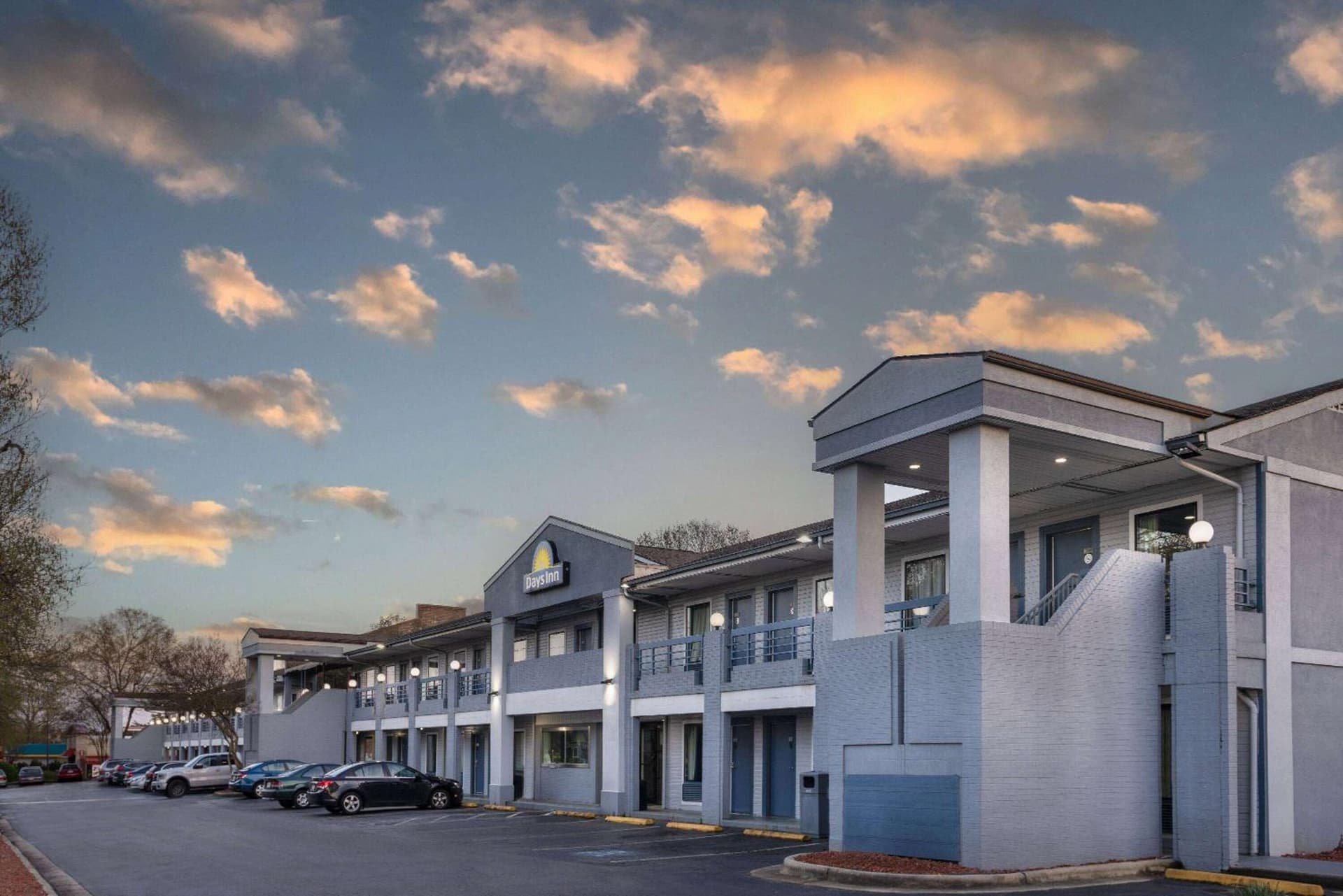 Days Inn by Wyndham Raleigh Glenwood-Crabtree gallery photo in Raleigh, NC — image 25