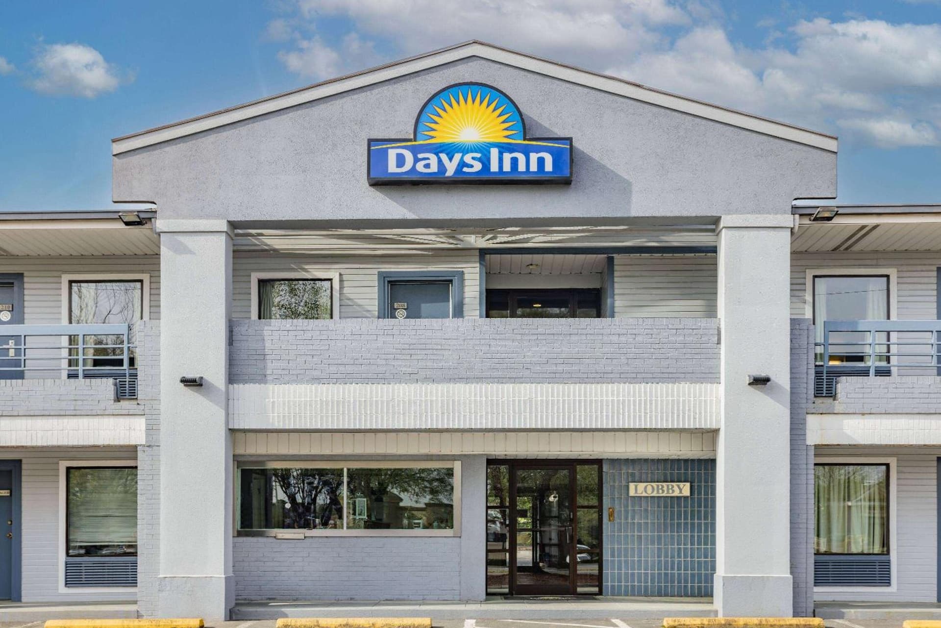 Days Inn by Wyndham Raleigh Glenwood-Crabtree gallery photo in Raleigh, NC — image 49