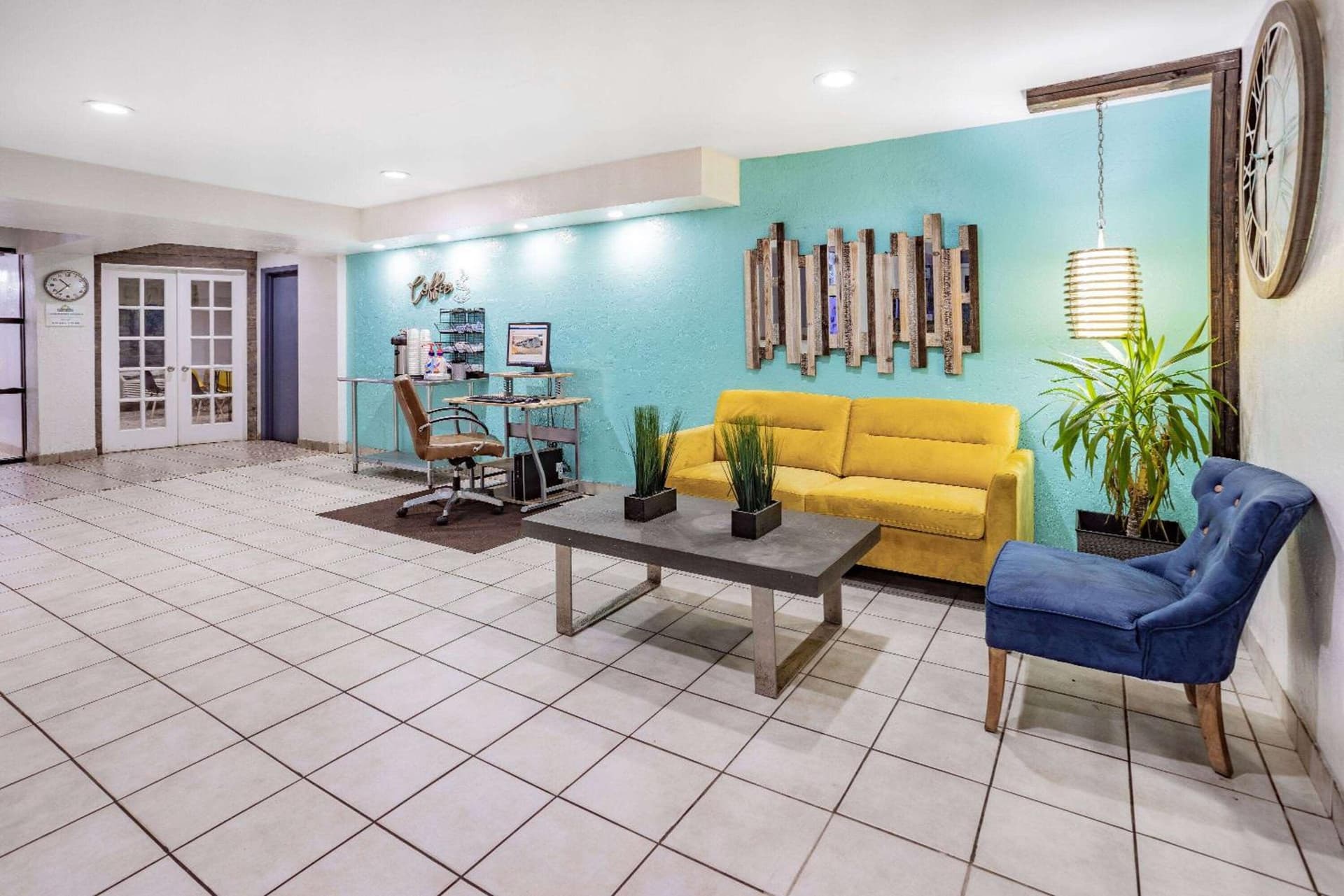 Days Inn by Wyndham Raleigh Glenwood-Crabtree gallery photo in Raleigh, NC — image 40