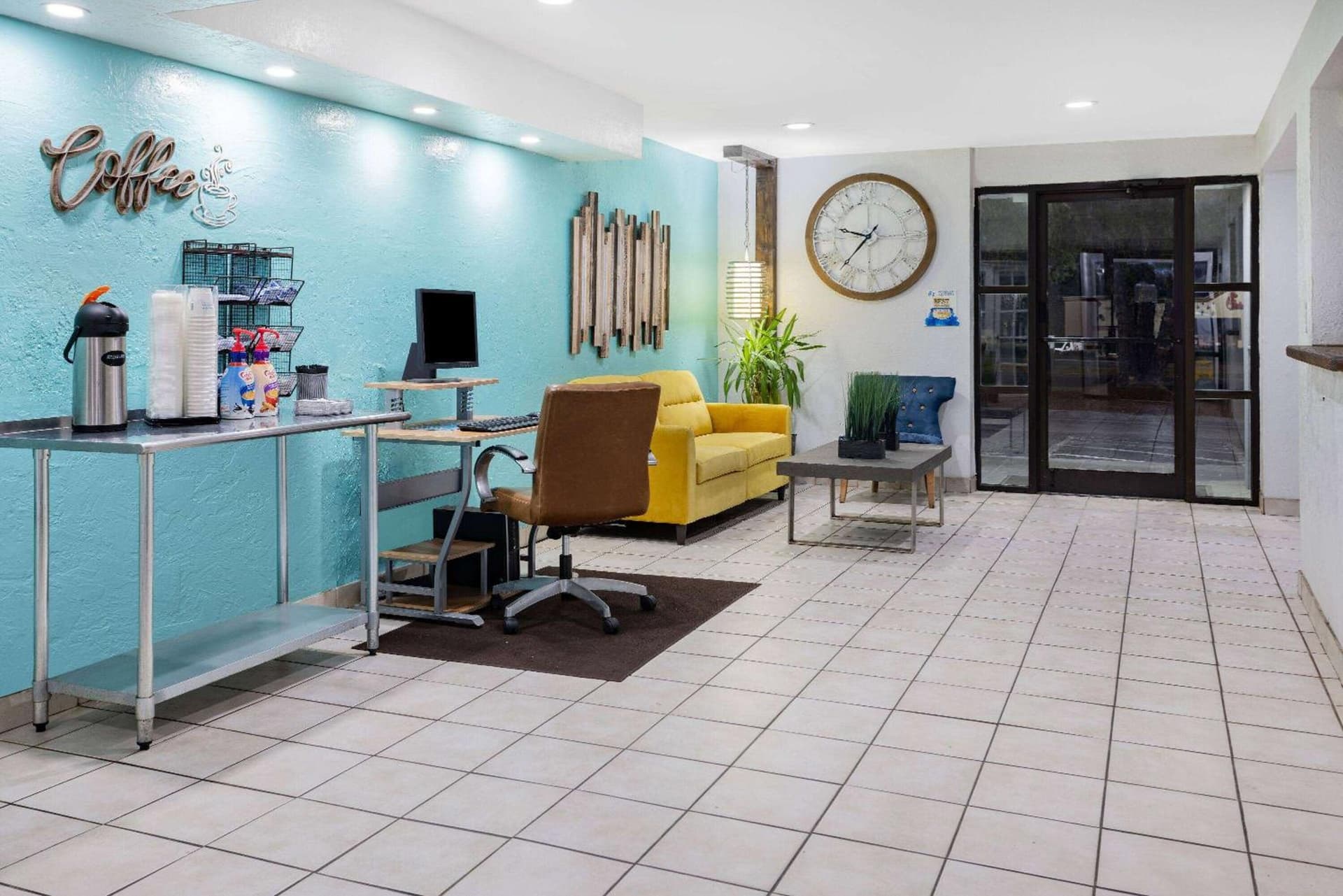 Days Inn by Wyndham Raleigh Glenwood-Crabtree gallery photo in Raleigh, NC — image 16