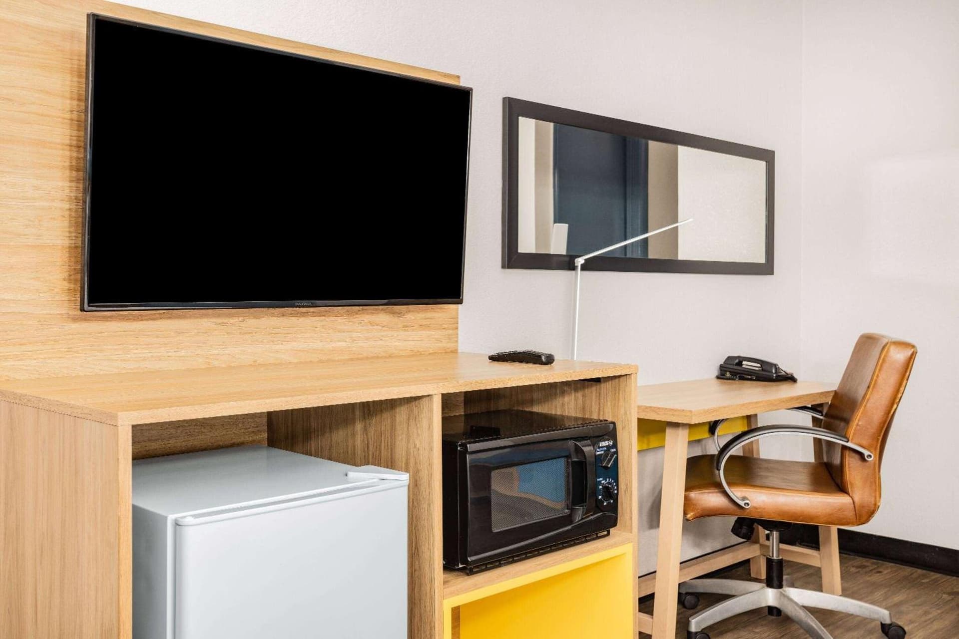 Days Inn by Wyndham Raleigh Glenwood-Crabtree gallery photo in Raleigh, NC — image 6