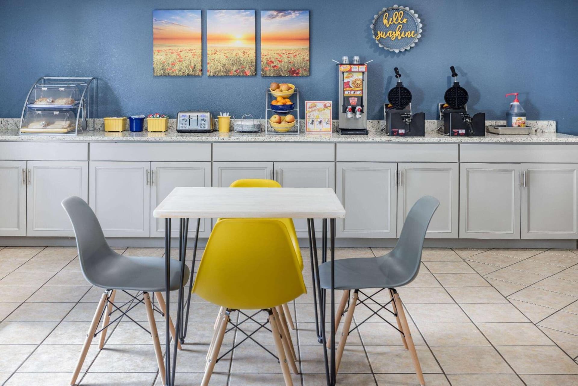 Days Inn by Wyndham Raleigh Glenwood-Crabtree gallery photo in Raleigh, NC — image 31