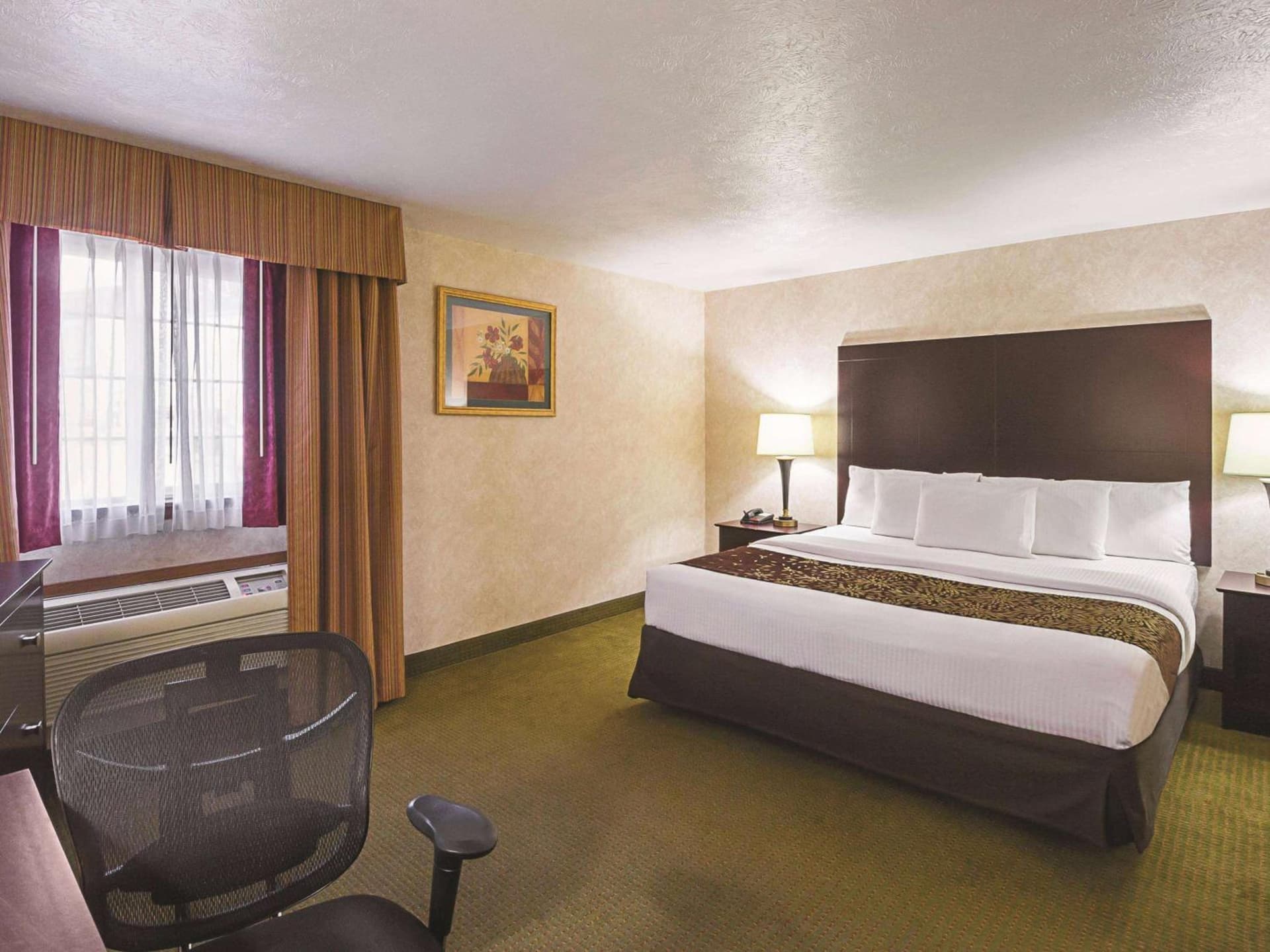 La Quinta by Wyndham Woodburn gallery photo in Woodburn, OR — image 32