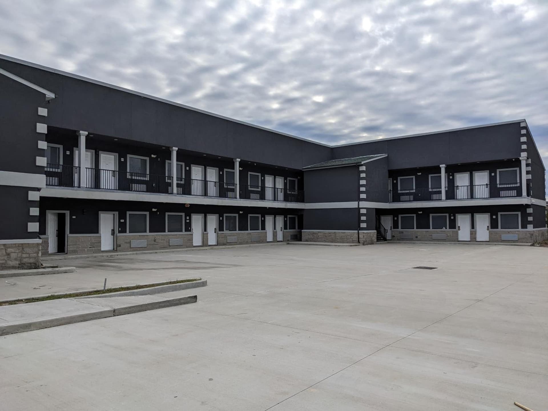 Captain Suites featured exterior or lobby in Baytown, TX — similar hotel
