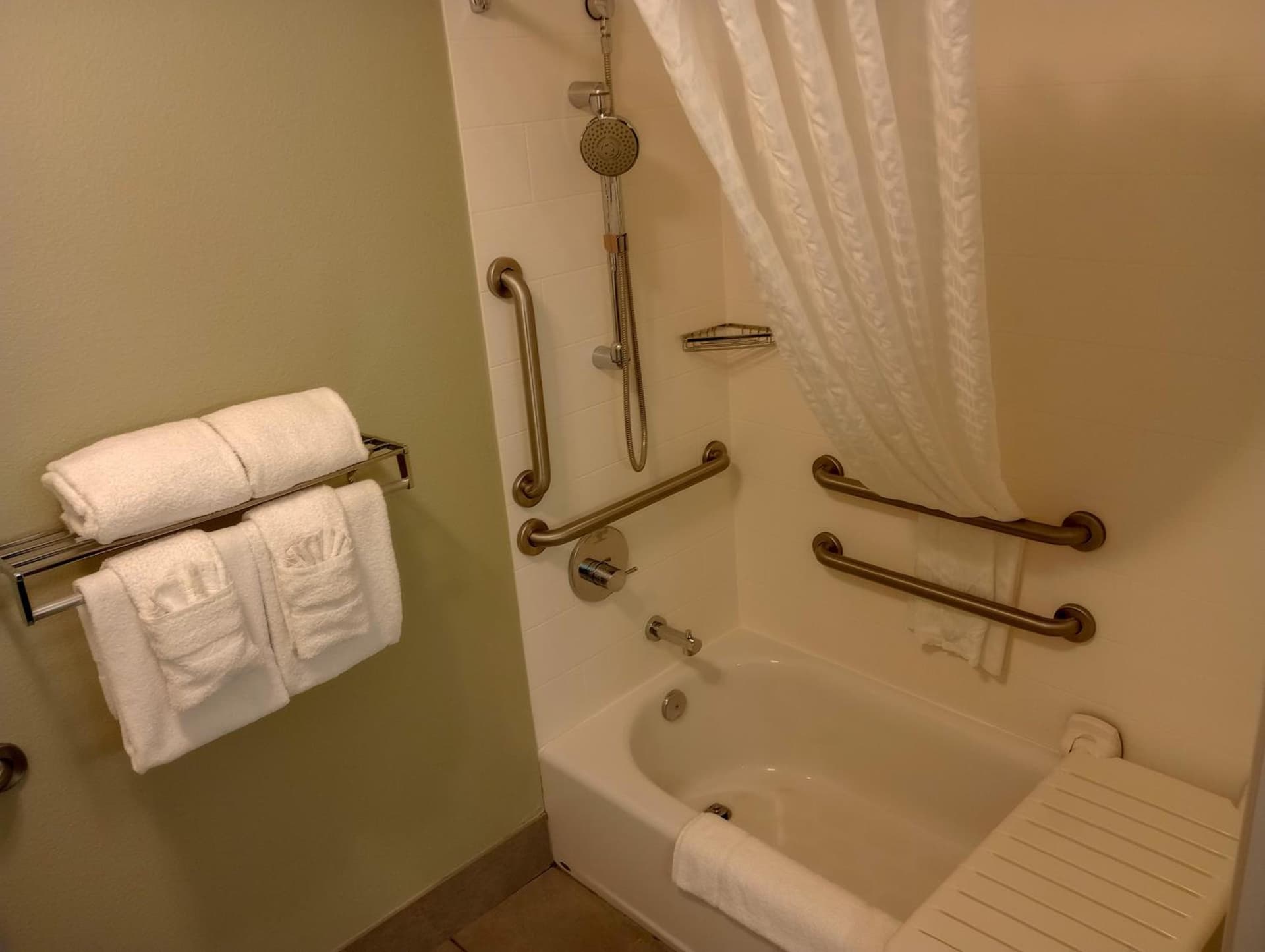 Country Inn & Suites by Radisson, Portland International Airport, OR gallery photo in Portland, OR — image 29