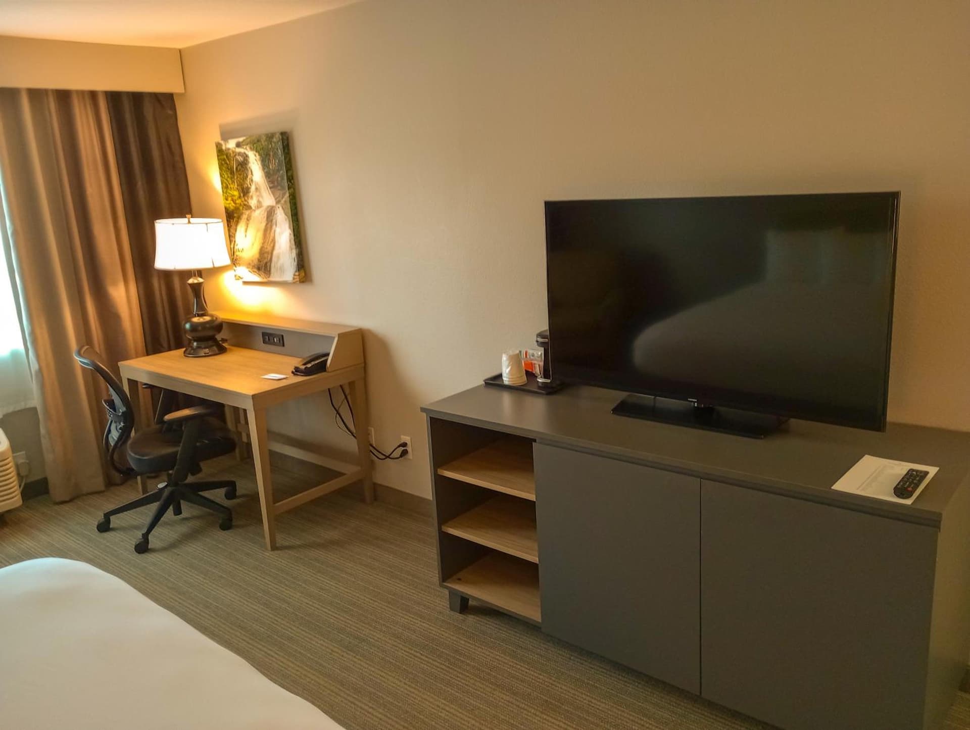 Country Inn & Suites by Radisson, Portland International Airport, OR gallery photo in Portland, OR — image 10