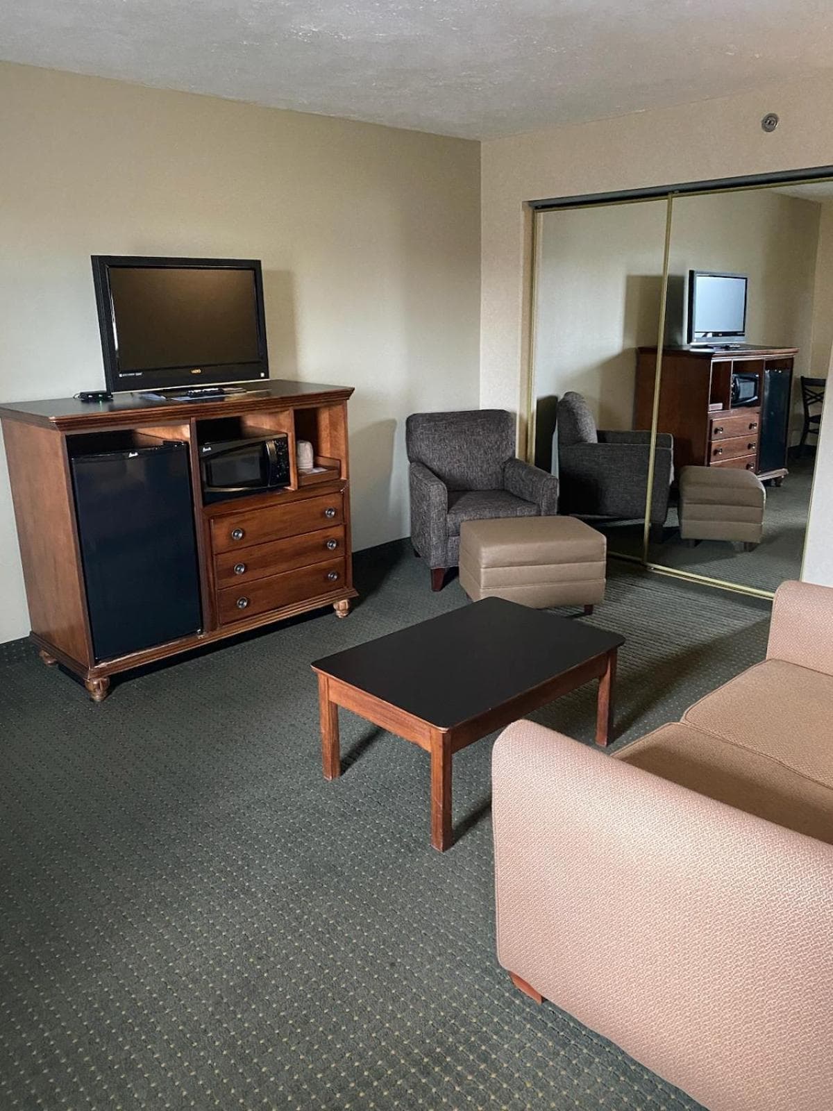 The Boardwalk Inn interior in Branson, MO — gallery photo 2