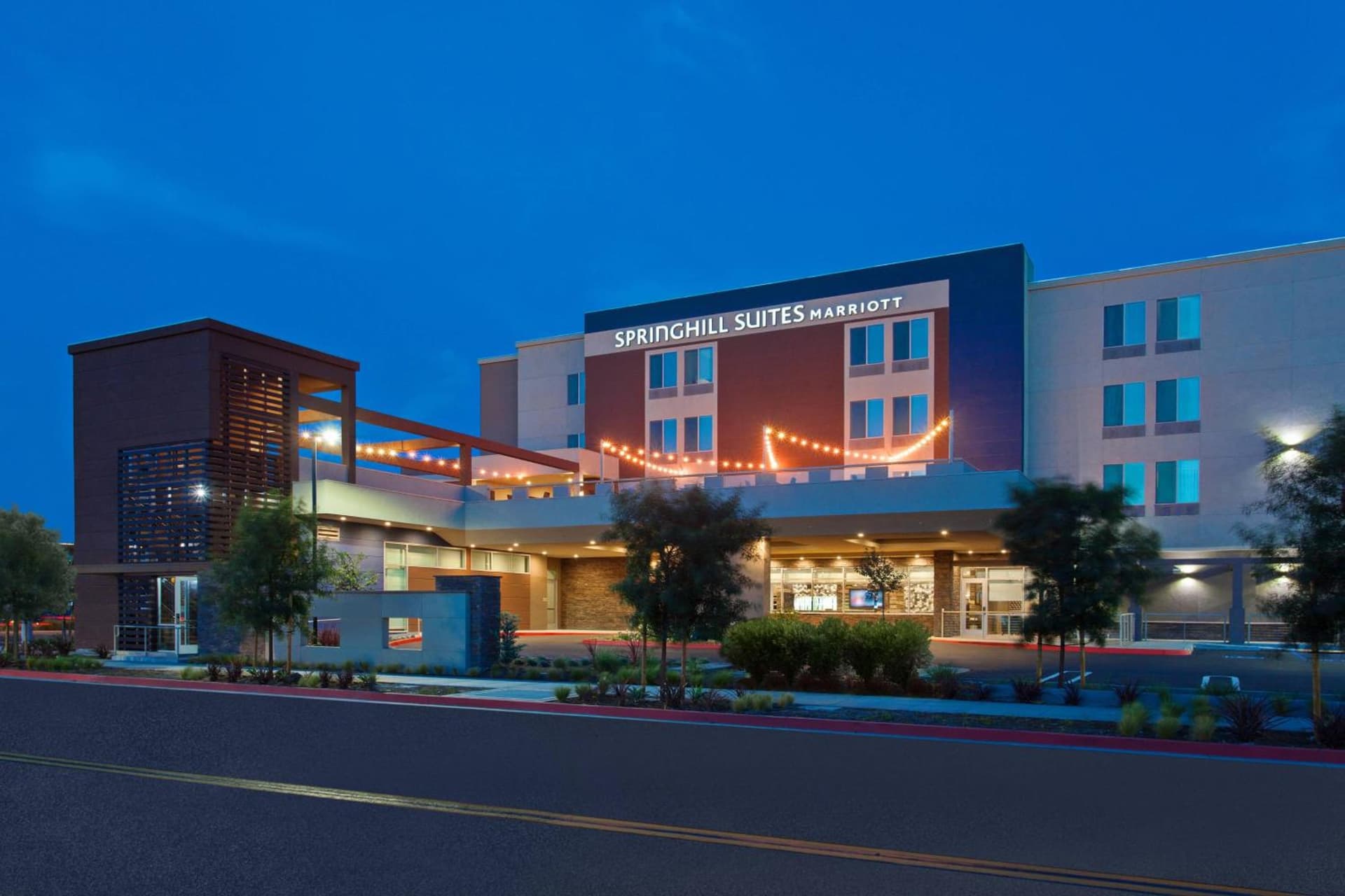 SpringHill Suites by Marriott Huntington Beach Orange County interior in Huntington Beach, CA — gallery photo 2