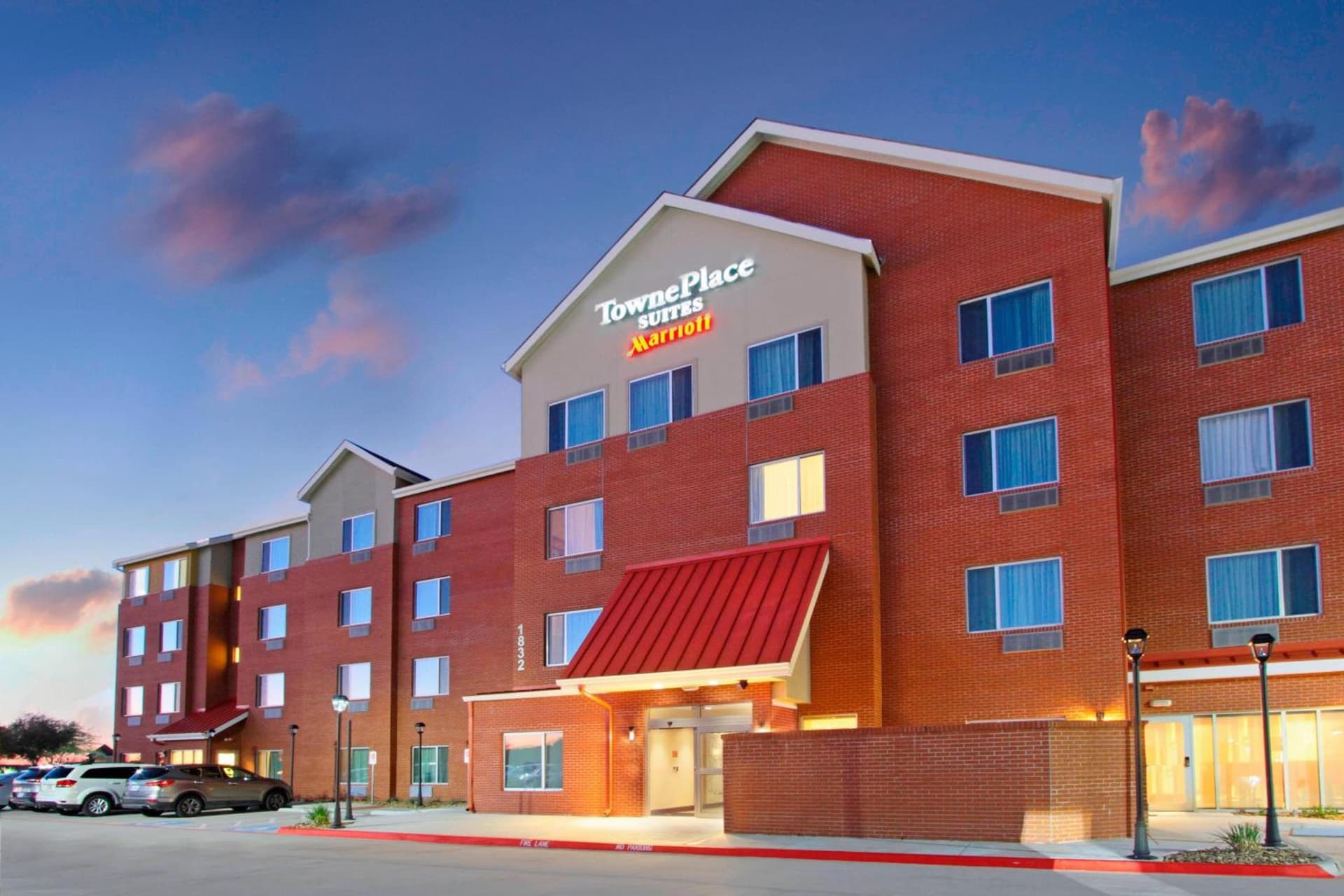 TownePlace Suites by Marriott Dallas McKinney interior in McKinney, TX — gallery photo 2