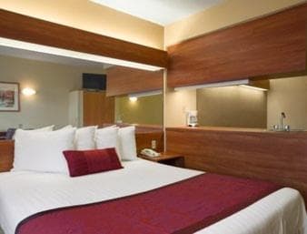 Days Inn & Suites by Wyndham Lafayette IN gallery photo in Lafayette, IN — image 4